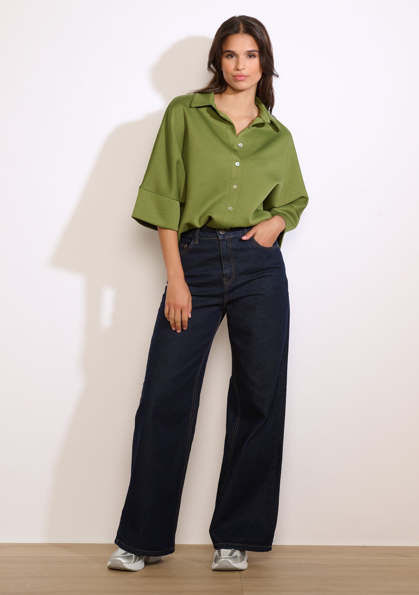 Losvallende polo met knopen - OLIVE KAKHI - 02301968_1884