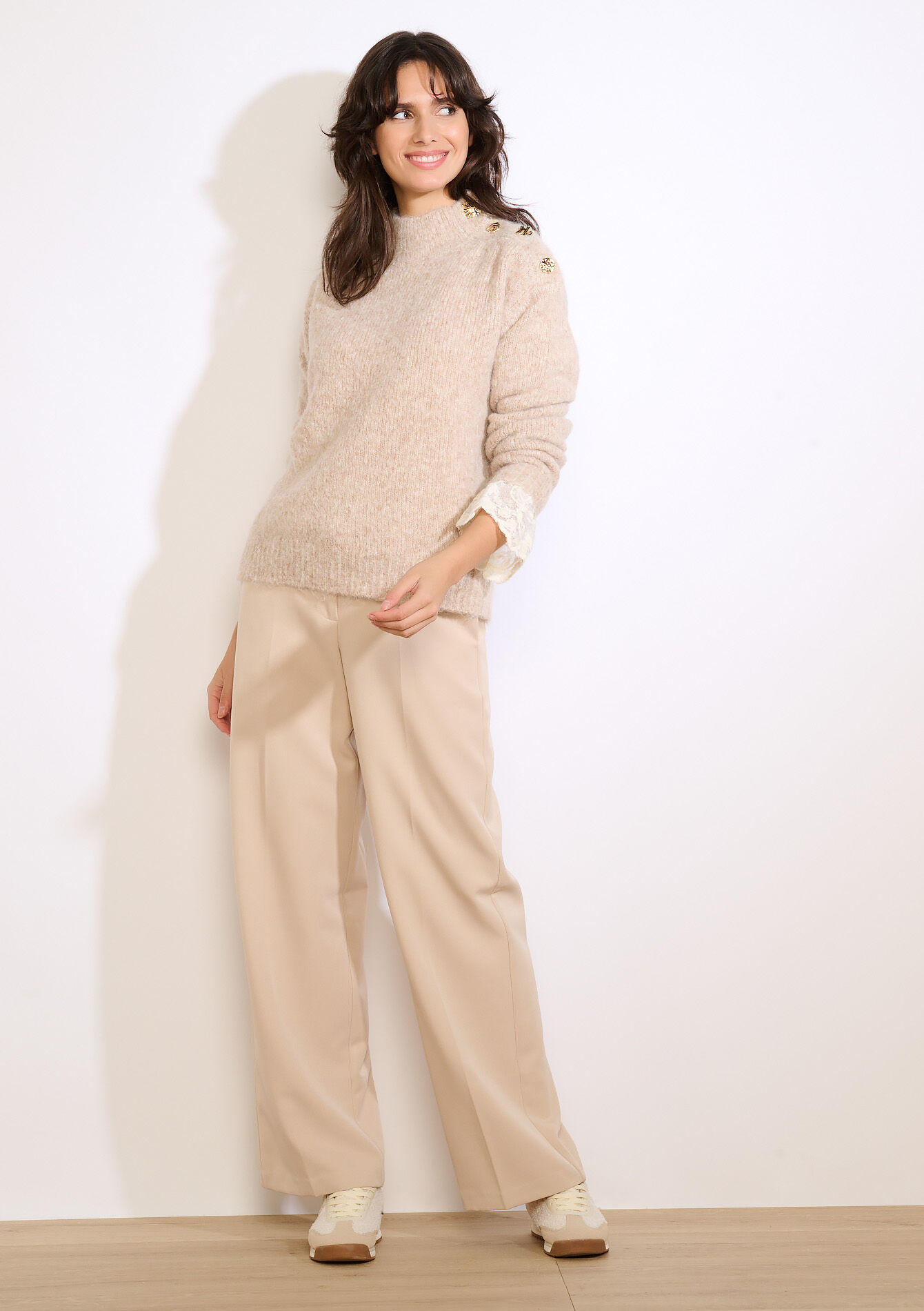 Trui met gouden knopen - LIGHT TAUPE - 04007055_2572