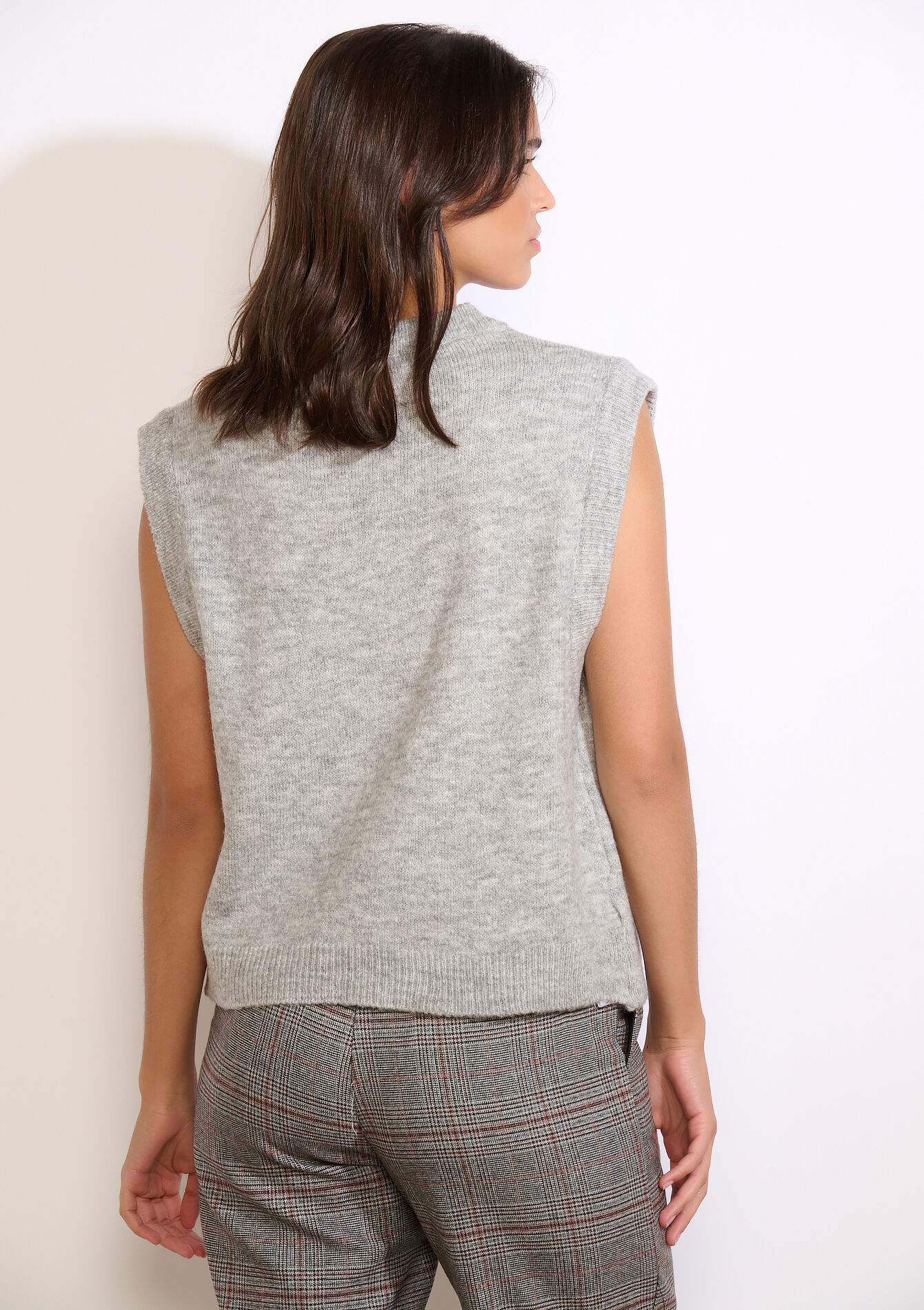 Sleeveless knit vest, Sleeveless knit vest - LT GREY - 04007086