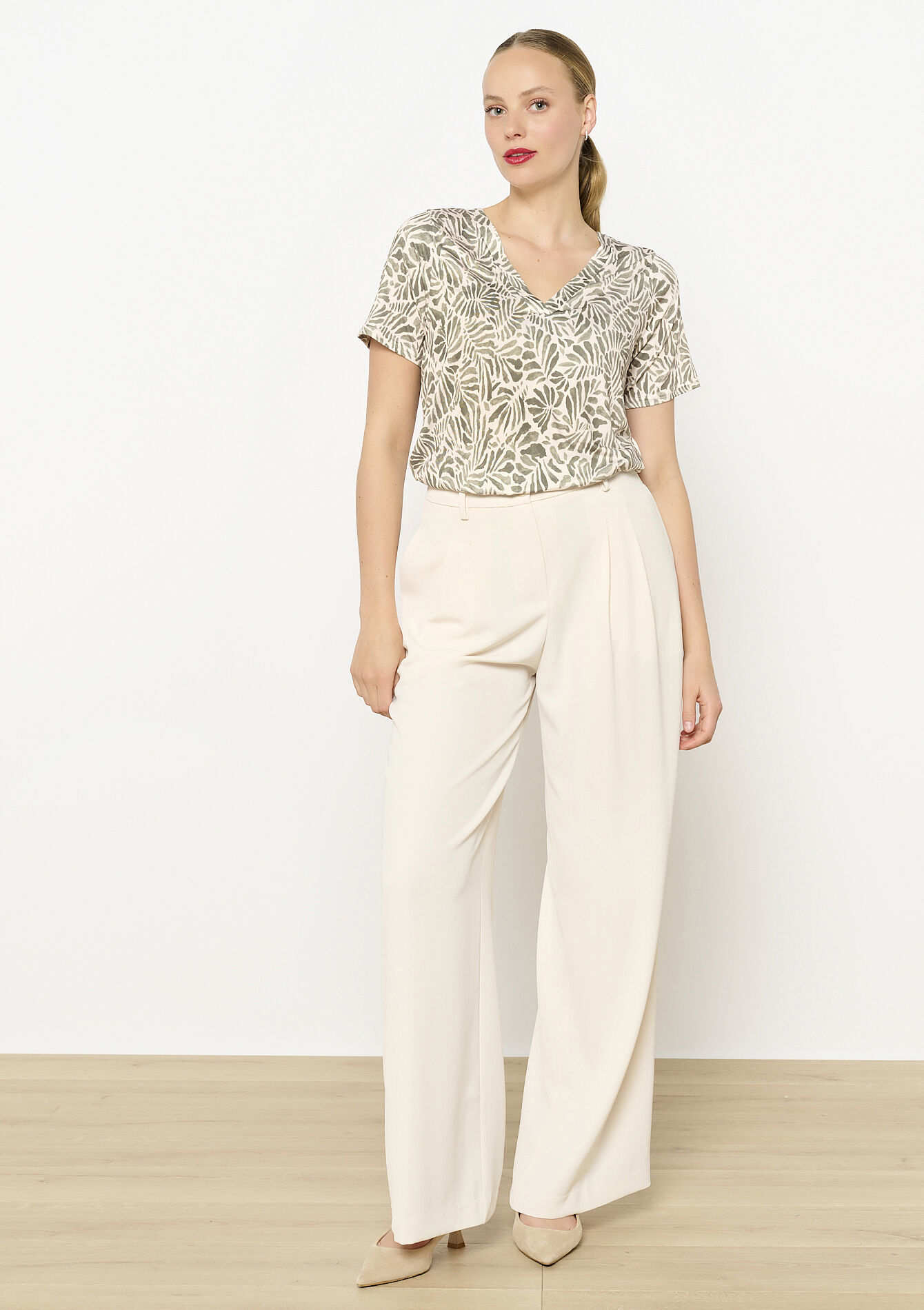 T-shirt met bladprint en V-hals, T-shirt met bladprint en V-hals - KHAKI FADED - 02301785_4326