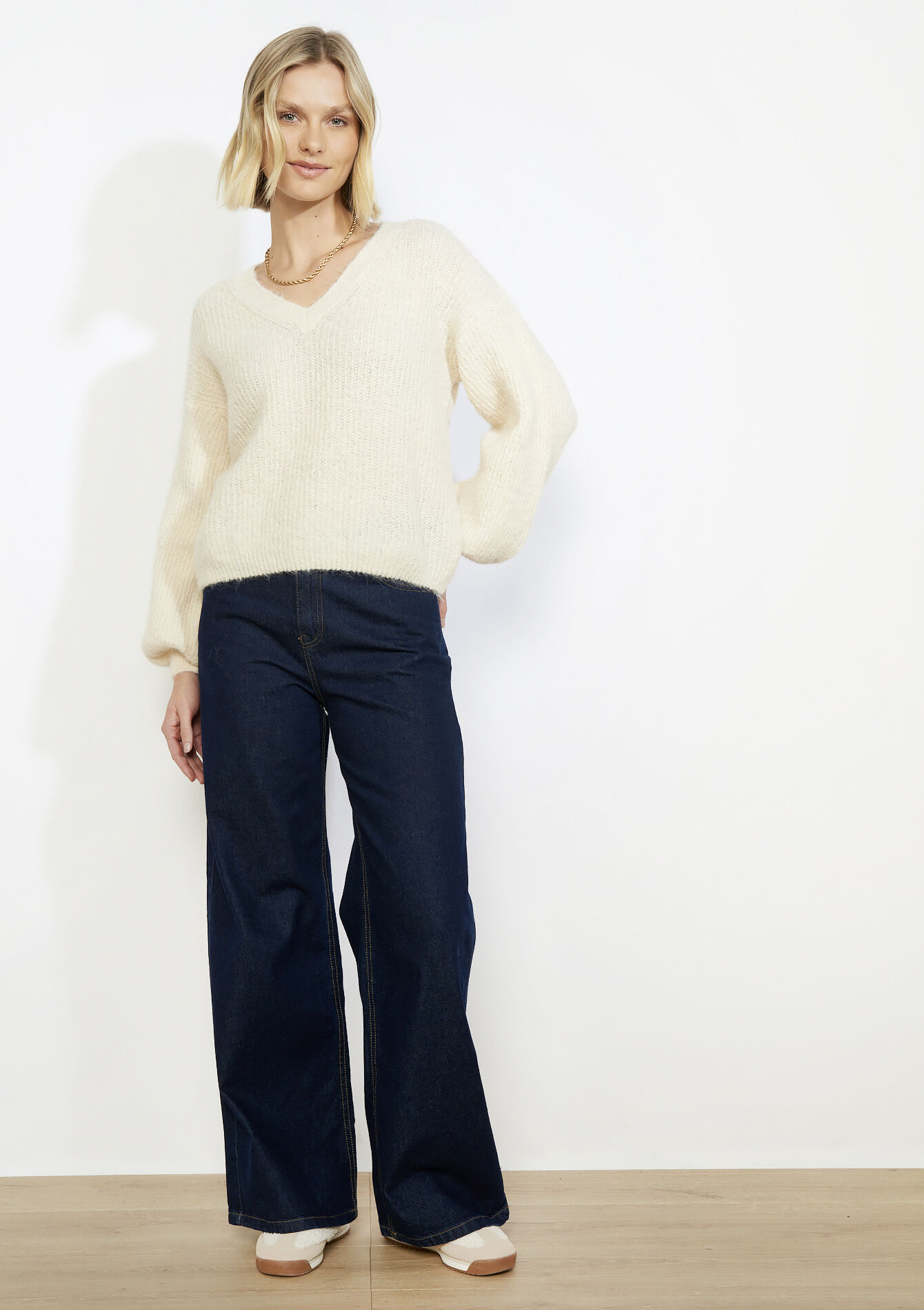 Textured v-neck sweater, Textured v-neck sweater - VANILLA WHITE - 04007156_1013