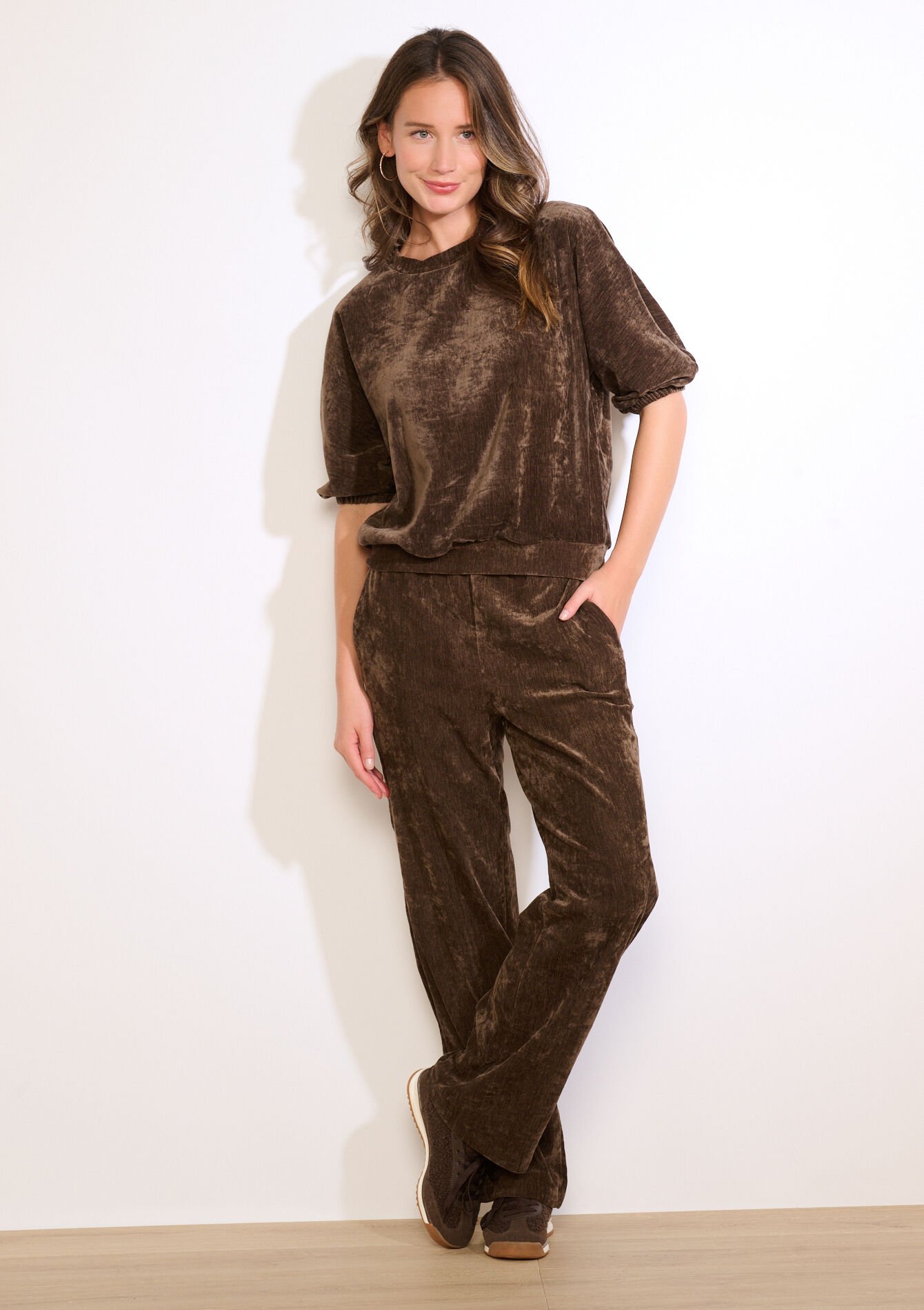 Comfortabele fluwelen sweater - BROWN DARK CHOCOLATE - 03001835_3720