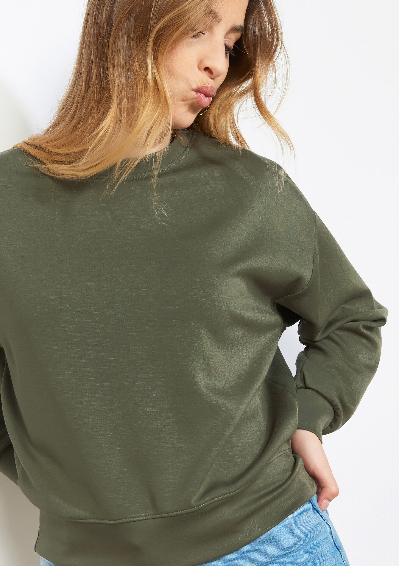 Comfortabele sweater met ronde hals - KHAKI TILLEUL - 15100422_4406