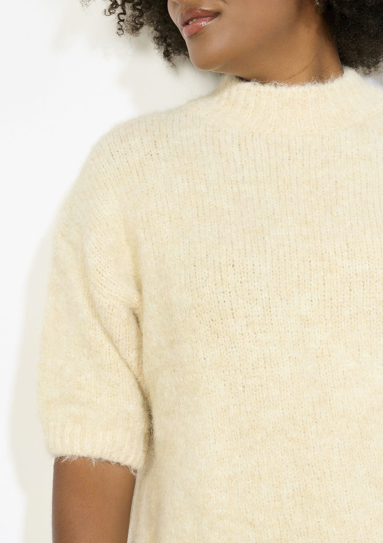 Fluffy short-sleeve sweater, Fluffy short-sleeve sweater - VANILLA WHITE - 04007075