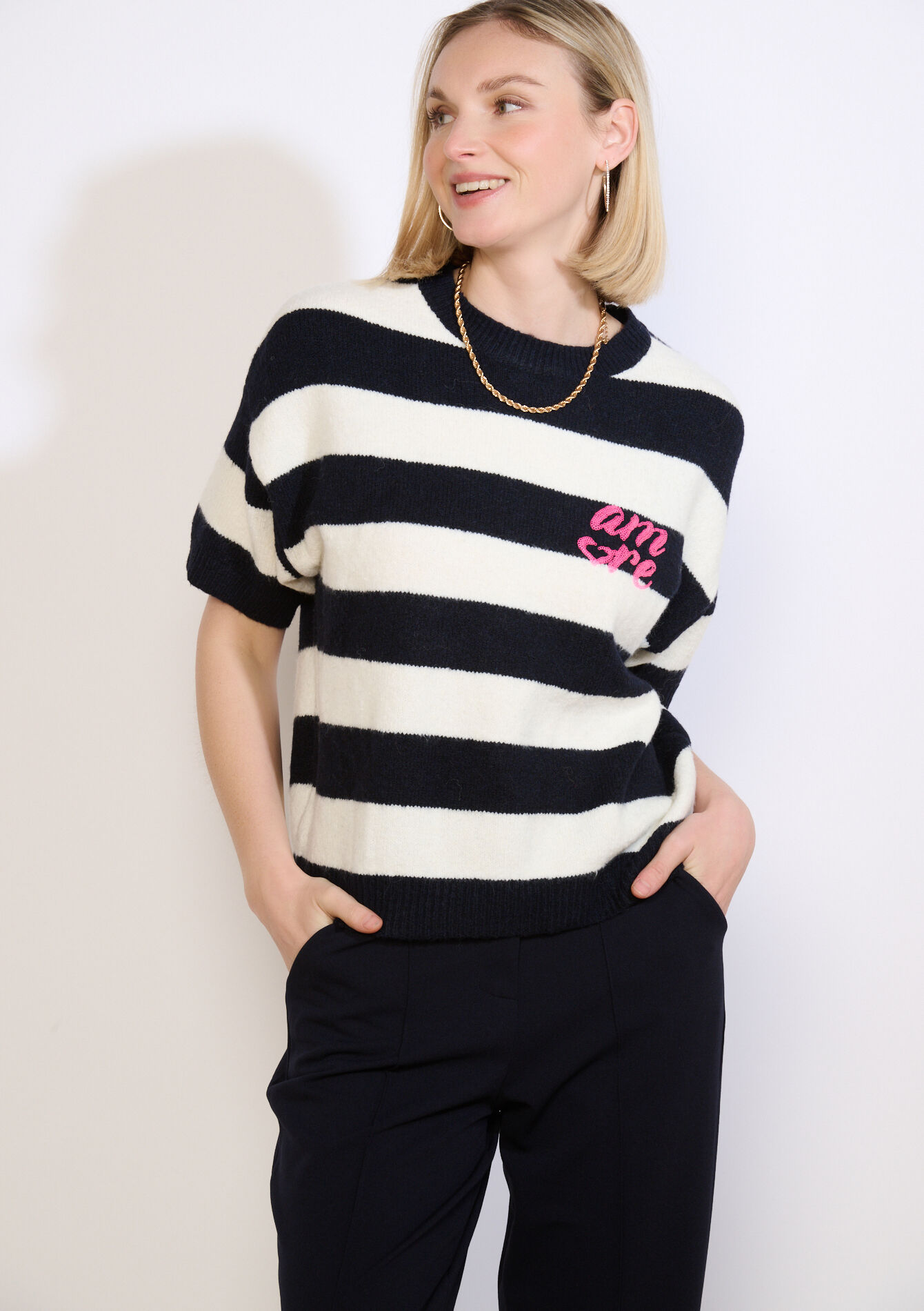 Striped sweater with slogan - NAVY BASIC - 04007172