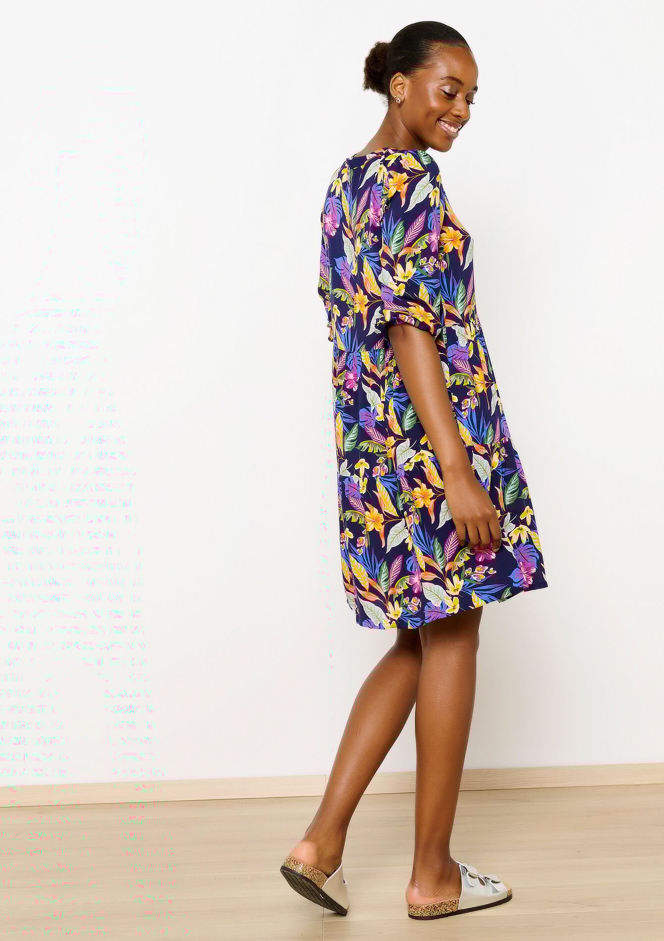 Korte jurk met hibiscusprint, Korte jurk met hibiscusprint - NAVY BASIC - 08103439_2723