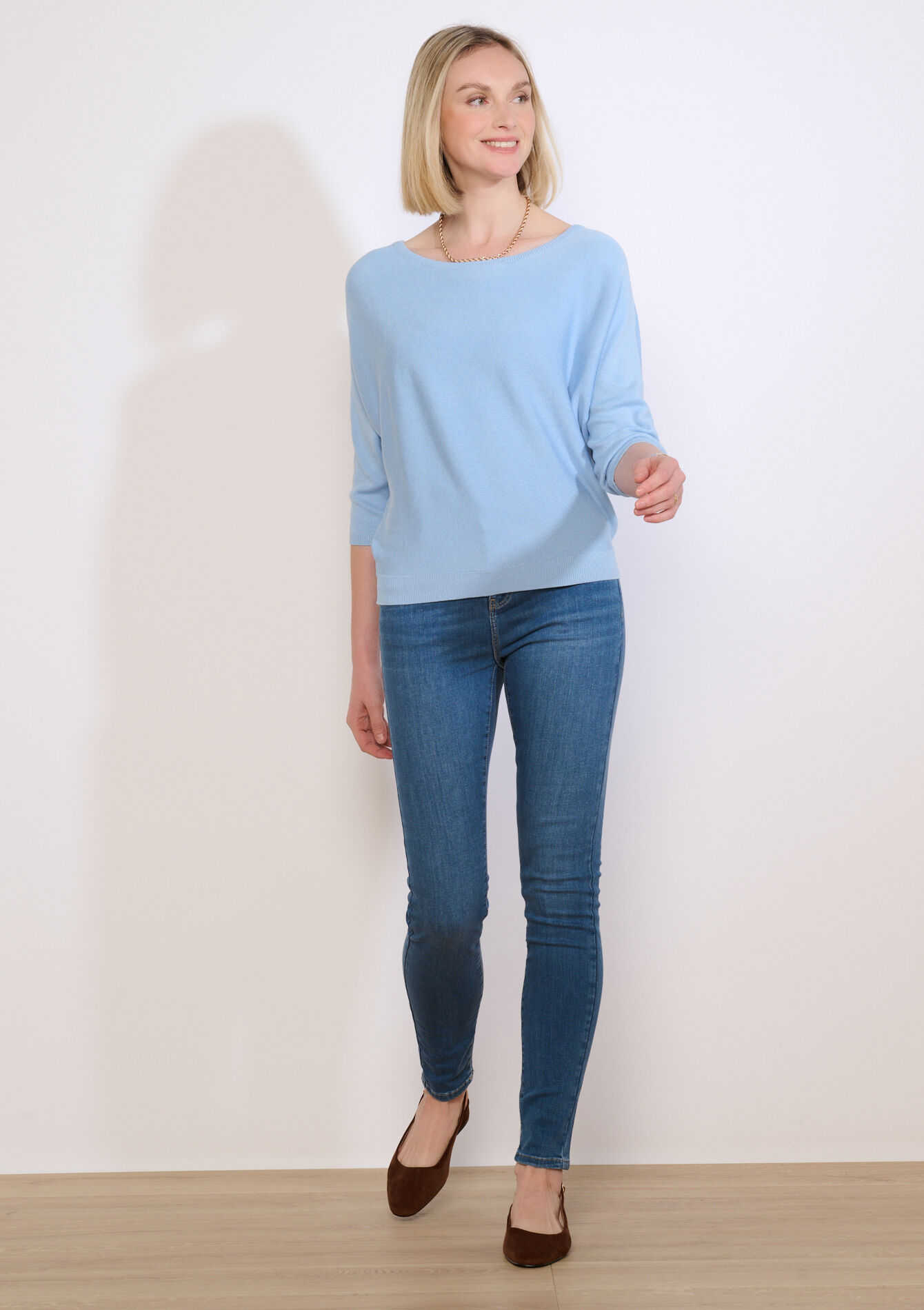 Losse trui met boothals - BLUE PASTEL - 04007018_3003