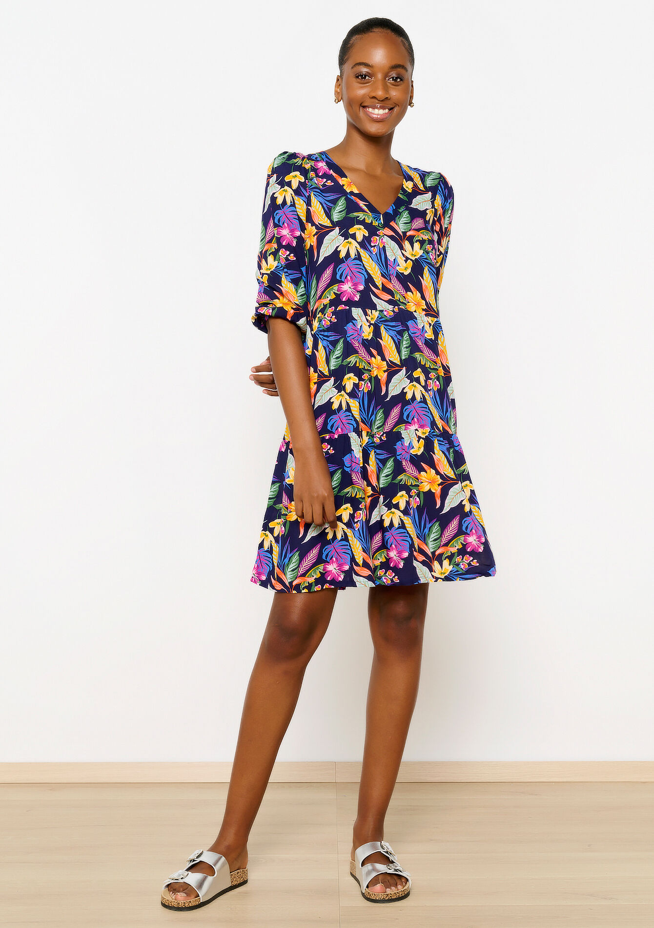 Korte jurk met hibiscusprint, Korte jurk met hibiscusprint - NAVY BASIC - 08103439_2723