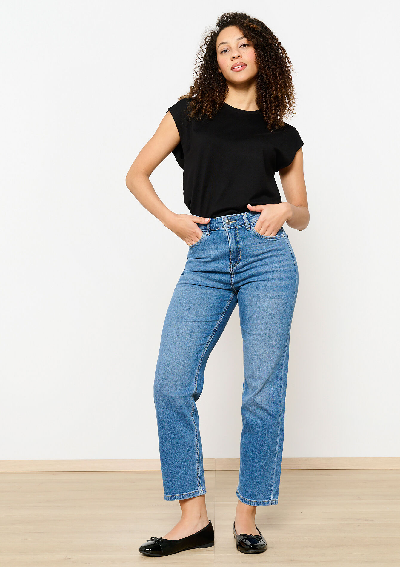 High waist straight jeans, High waist straight jeans - MEDIUM BLUE - 22000563