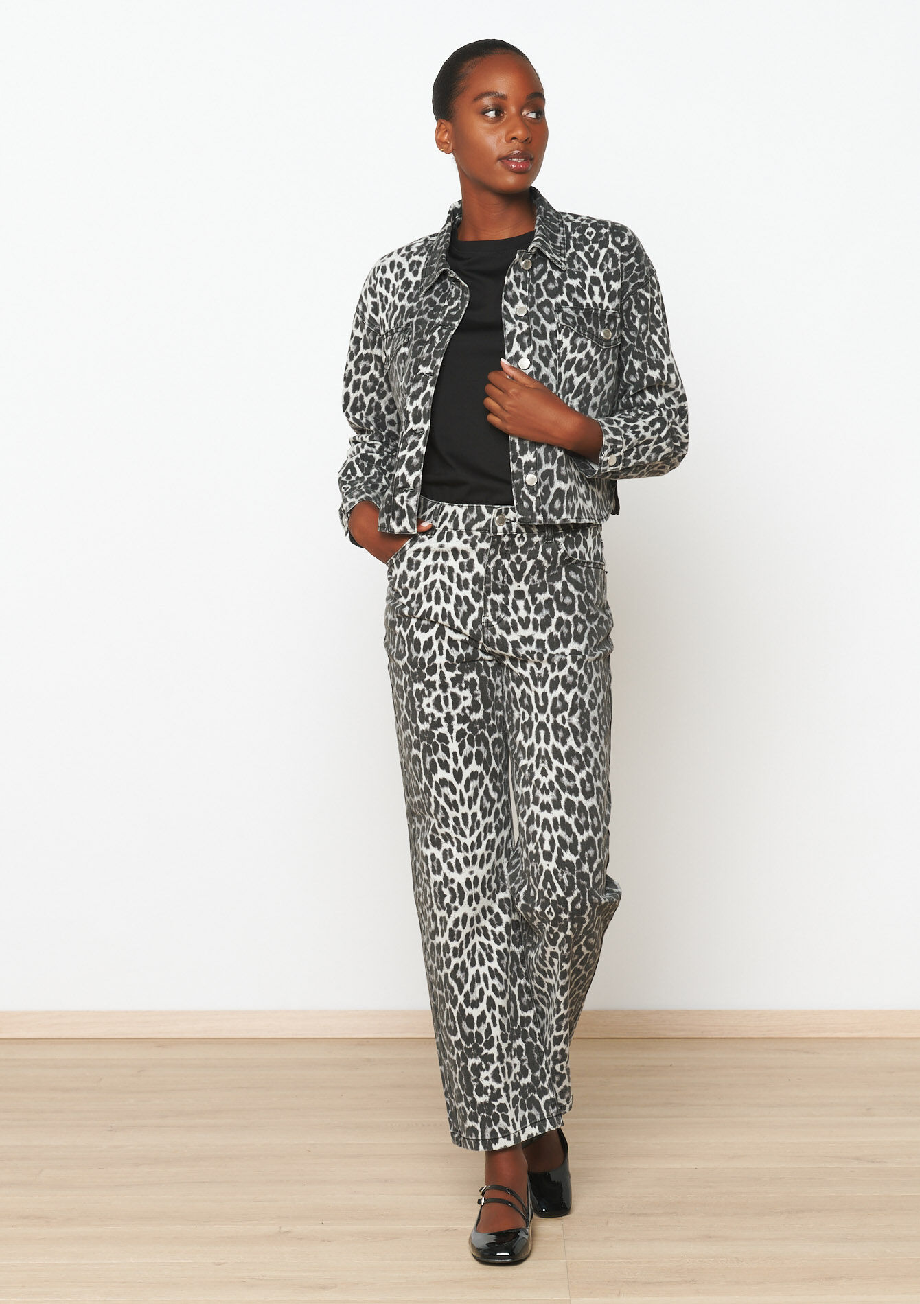 Veste courte à imprimé léopard, Veste courte à imprimé léopard - DK GREY MEL - 09100942_1083