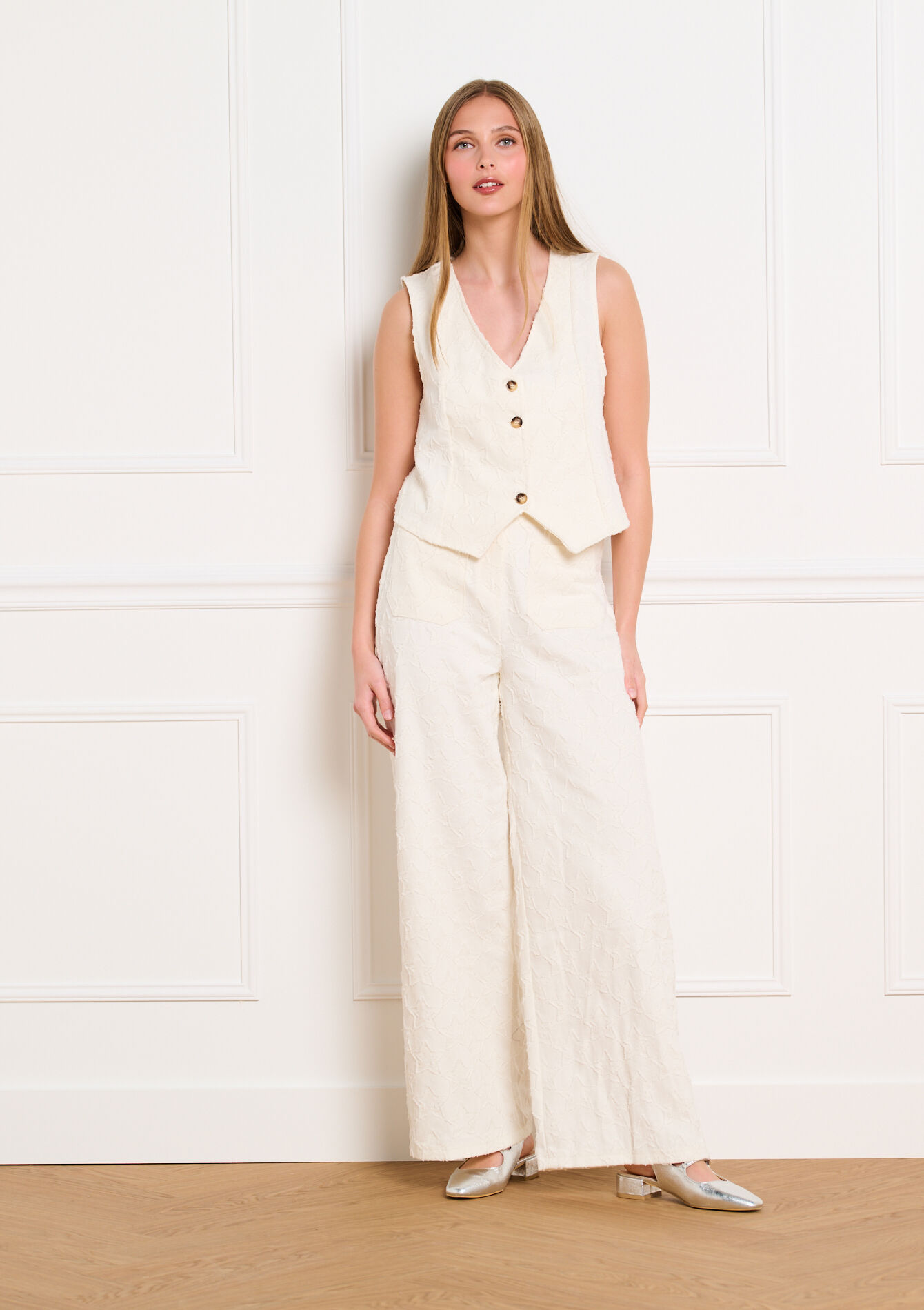 Mouwloos vest met sterborduursel - VANILLA WHITE - 09101212_1013