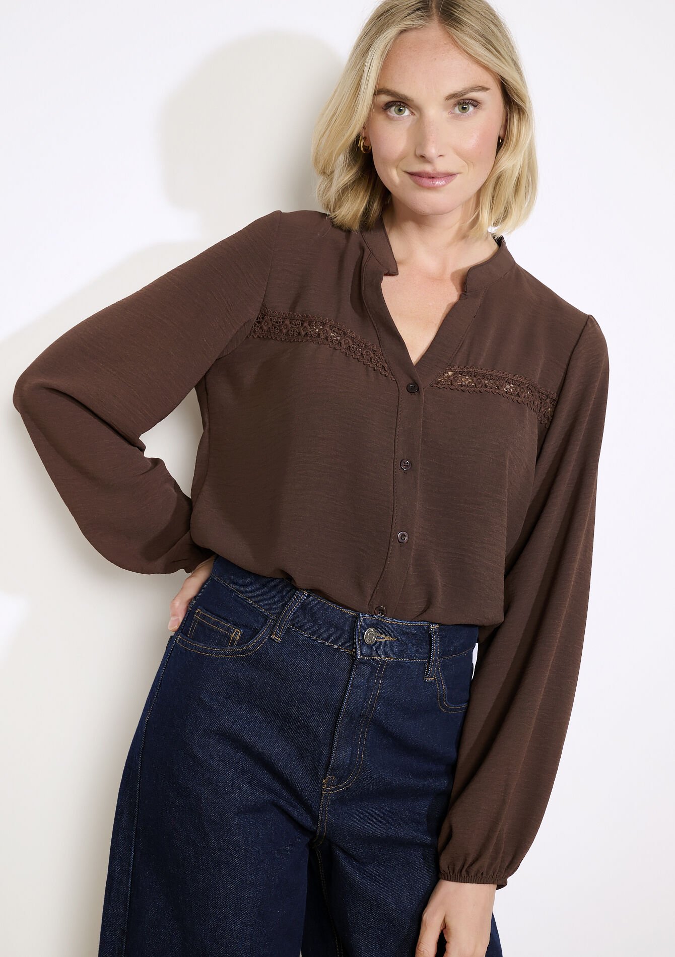 Blouse fluide à détails crochet, Blouse fluide à détails crochet - BROWN DARK CHOCOLATE - 05702943_3720