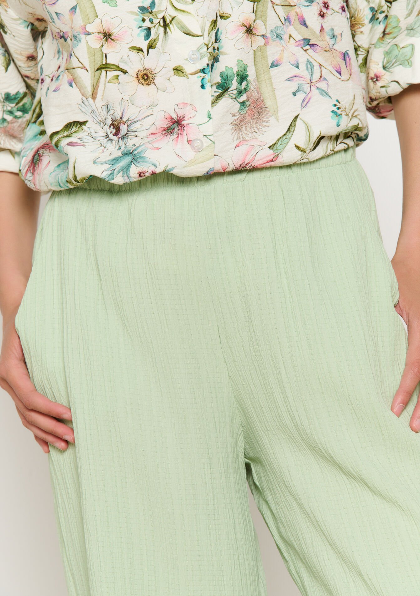 Broek met reliëf, Broek met reliëf - LIGHT GREEN PASTEL - 06600965_1822