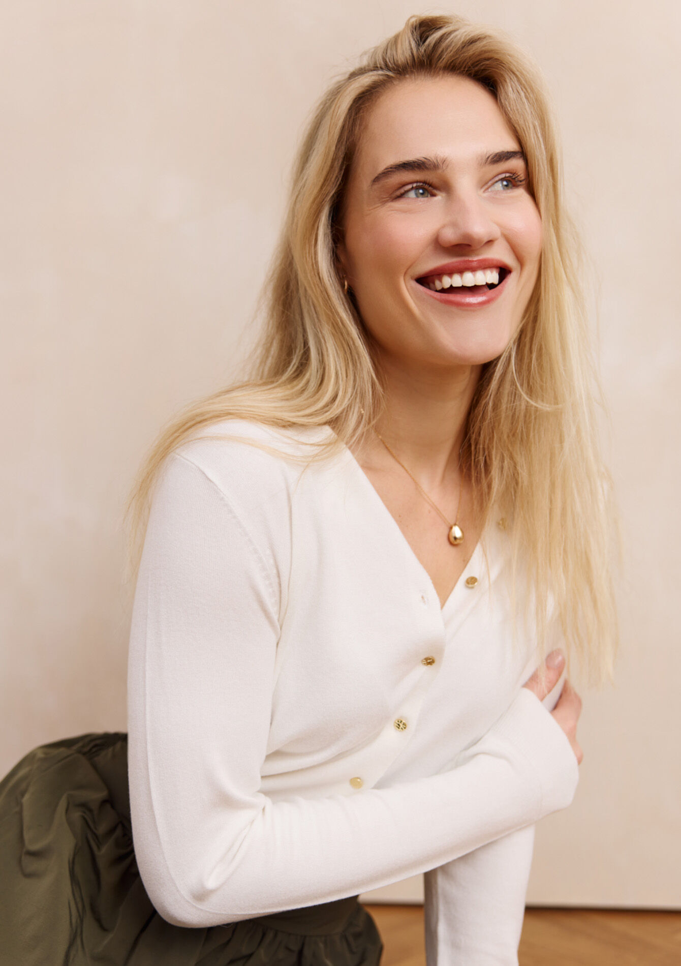 Buttoned roundneck cardigan - OFFWHITE - 04101358_1001