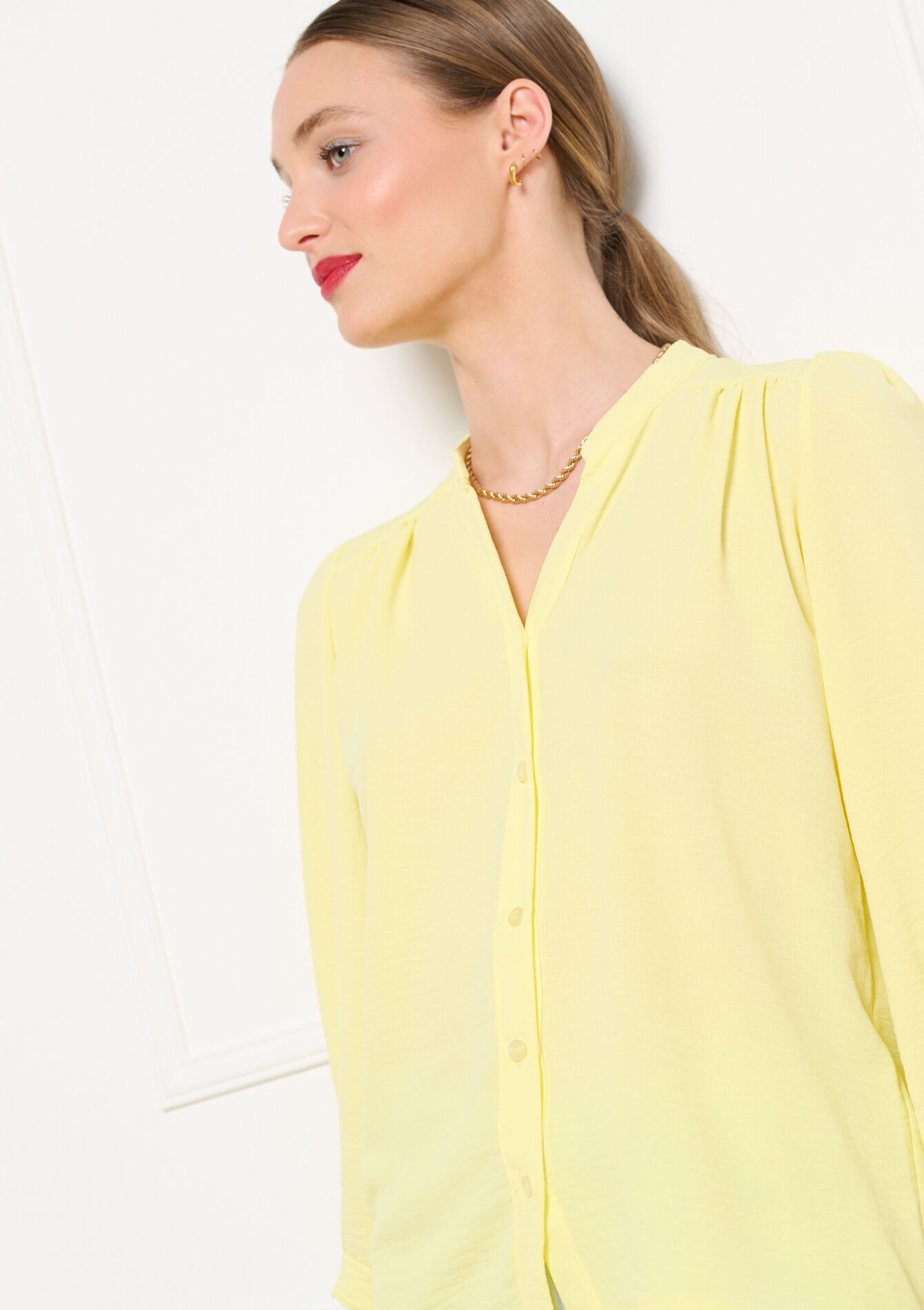 Vloeiende blouse met V-hals, Vloeiende blouse met V-hals - YELLOW PASTEL - 05703042_5004