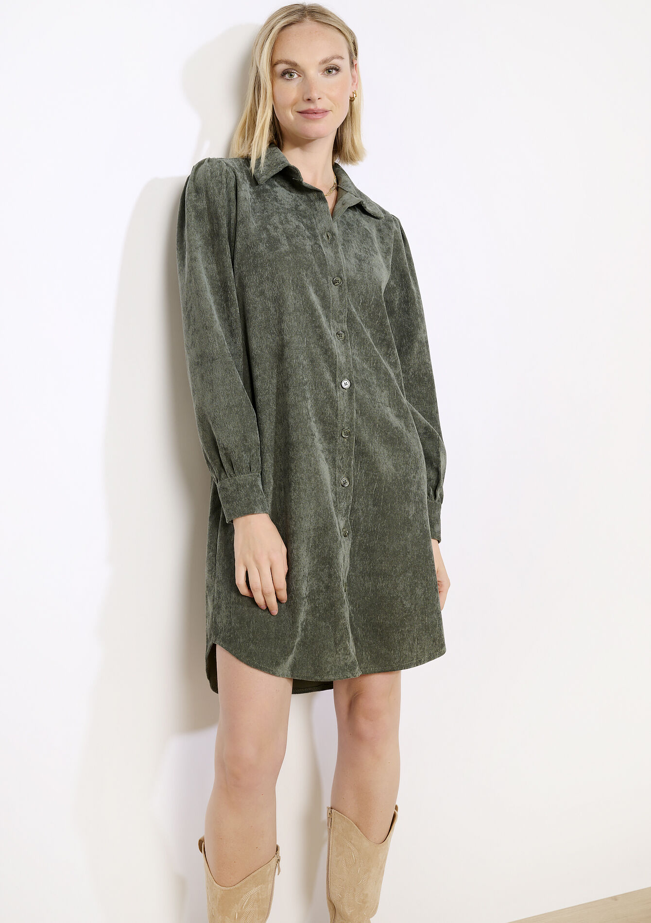 Ribfluwelen overhemdjurk - KHAKI MED - 08104418_4327