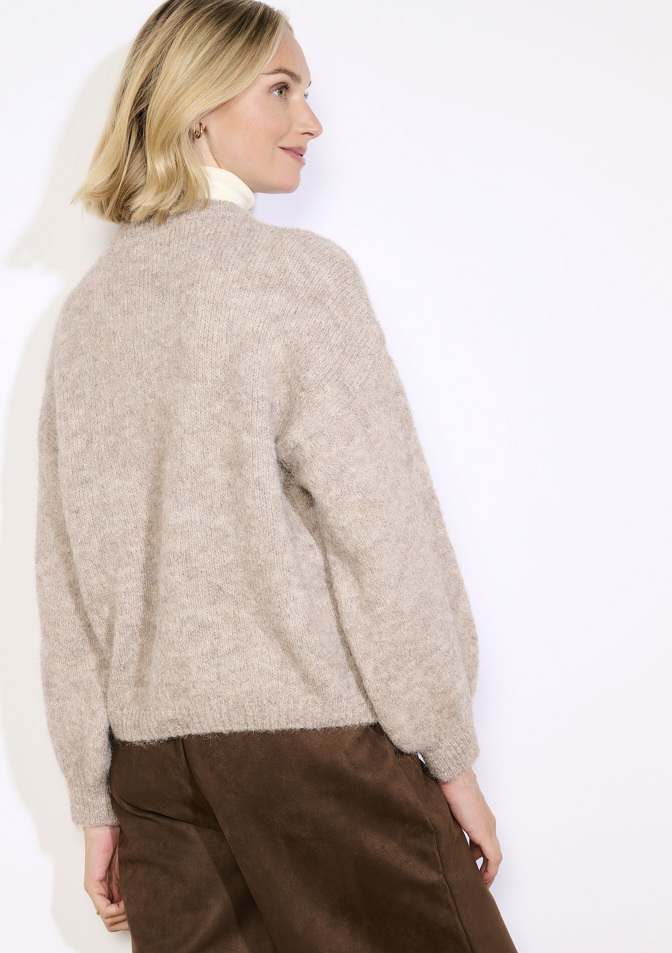 Fijngebreide cardigan met knopen, Fijngebreide cardigan met knopen - LIGHT TAUPE - 04101395_2572