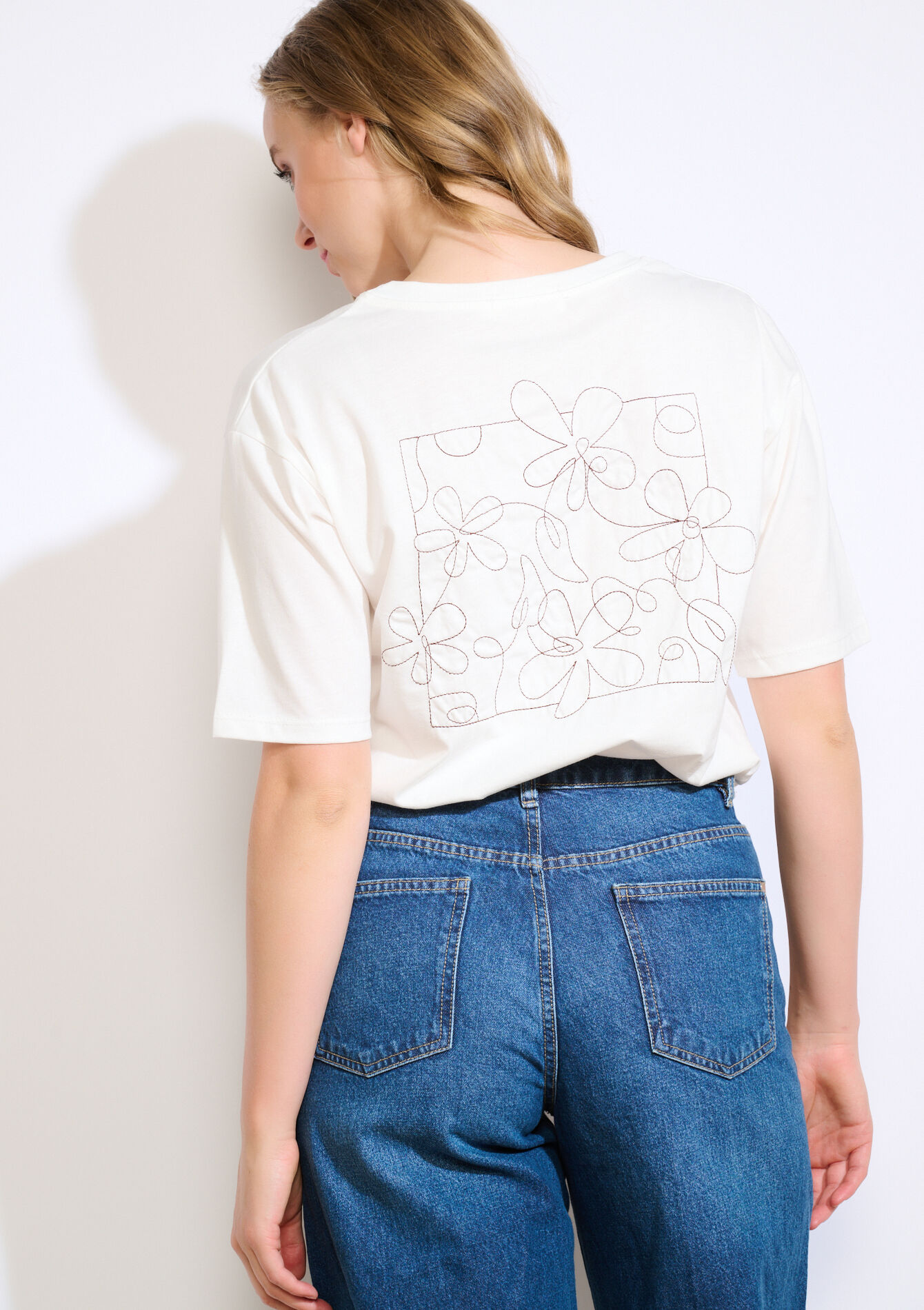 T-shirt à détail brodé, T-shirt à détail brodé - OFFWHITE - 02301882_1001