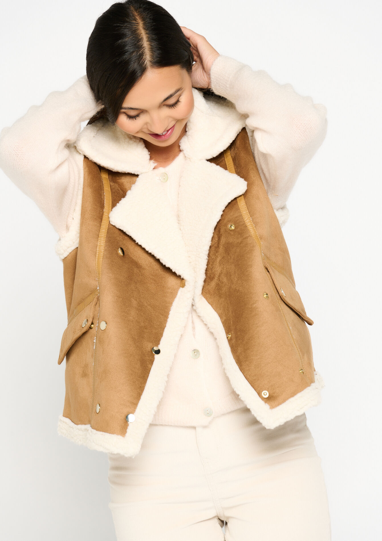 Sleeveless shearling jacket - CAMEL GINGER - 23000618_3831