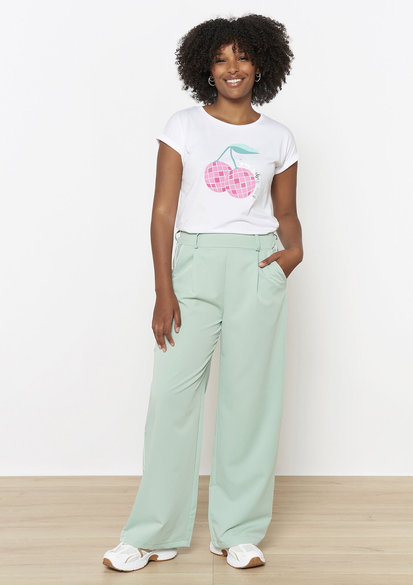 Soepelvallende contrastbroek, Soepelvallende contrastbroek - ALMOND GREEN - 06600967_1724