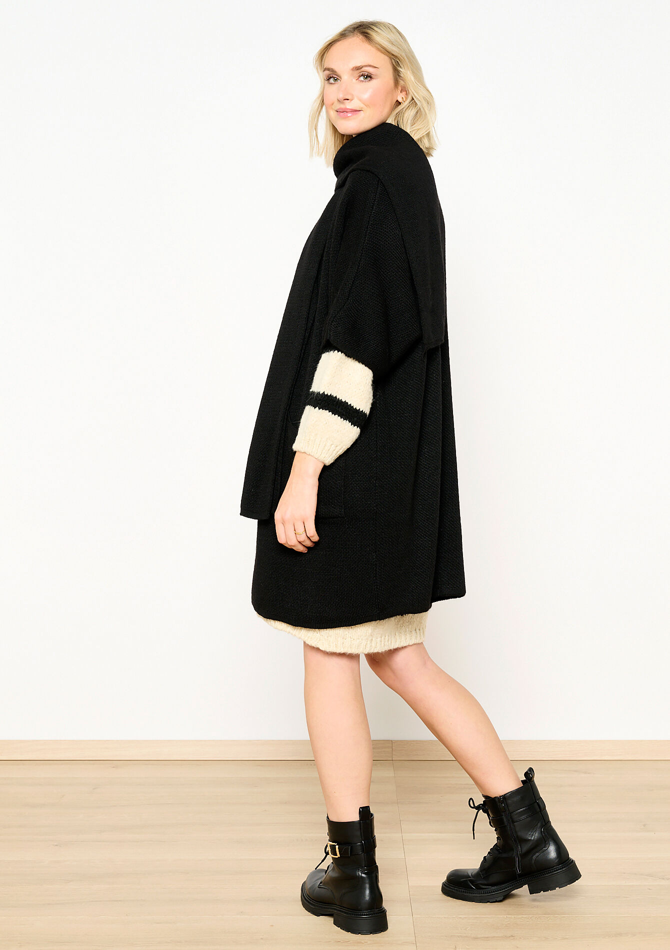 Long cardigan with scarf - BLACK - 04101118_1119