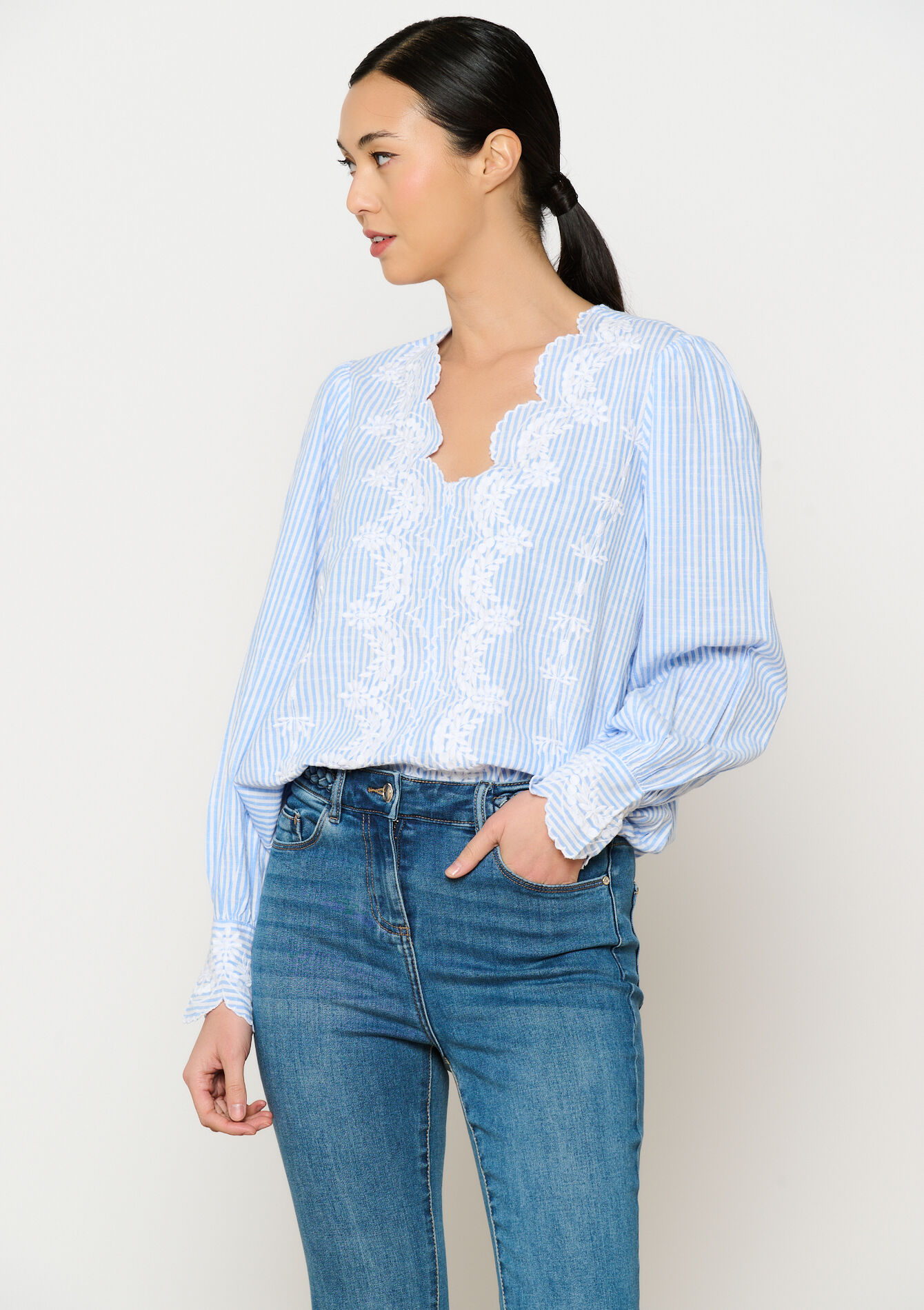 Gestreepte blouse met borduursel - BLUE PASTEL - 05702665_3003