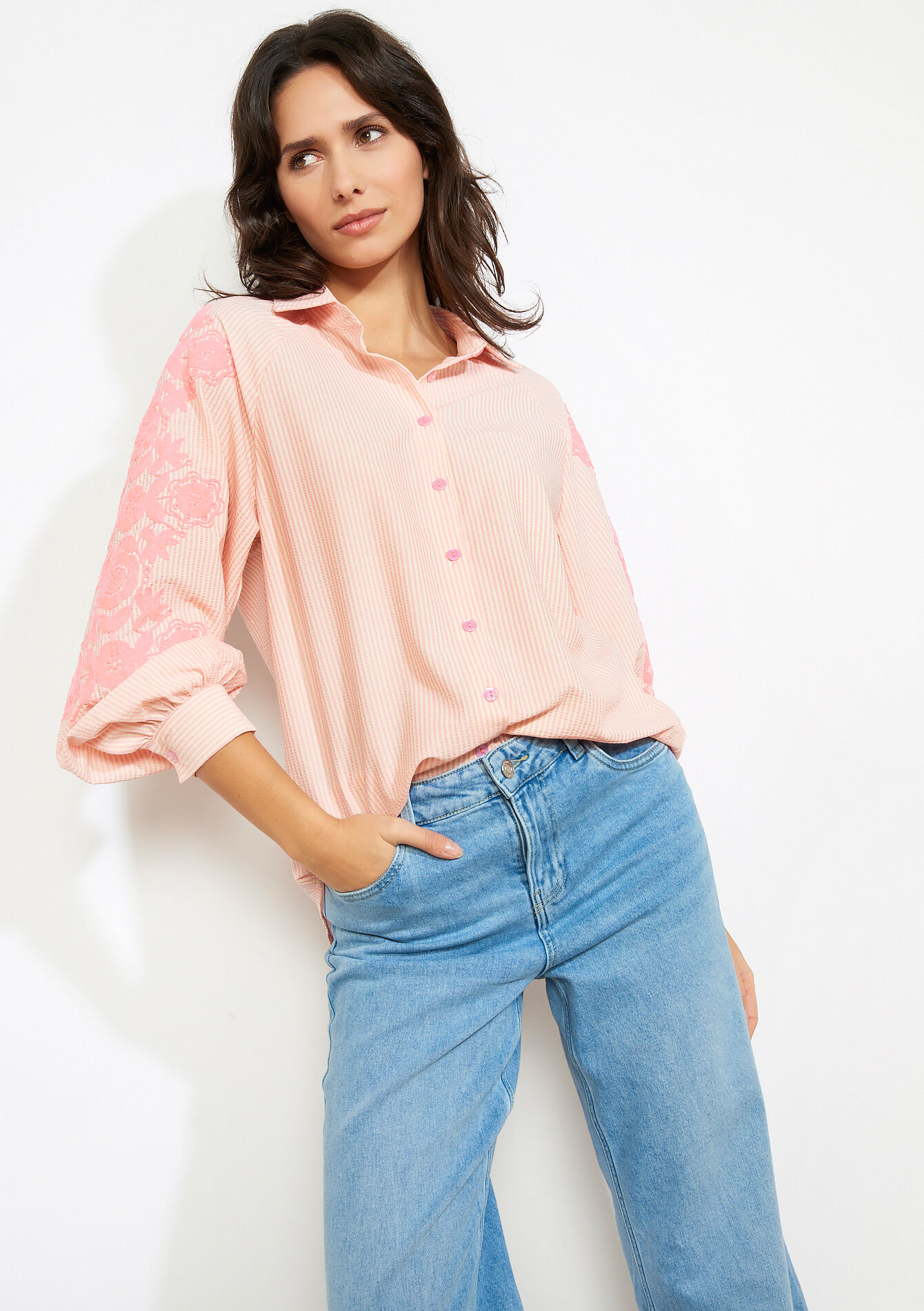 Losvallende blouse met borduursels - PASTEL PEACH - 05703032_1974