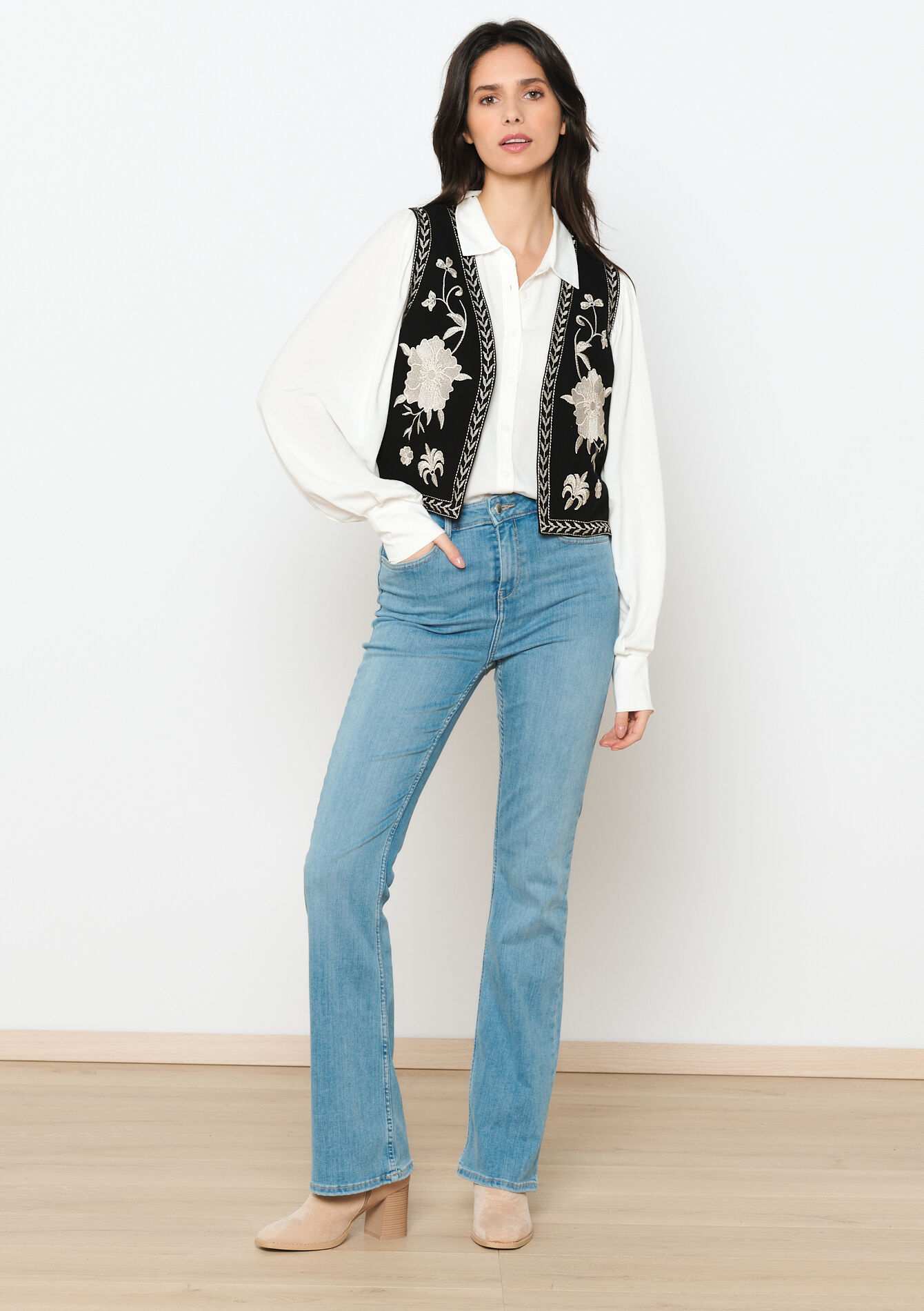 Mouwloos geborduurd jasje, Mouwloos geborduurd jasje - BLACK - 09100910_1119