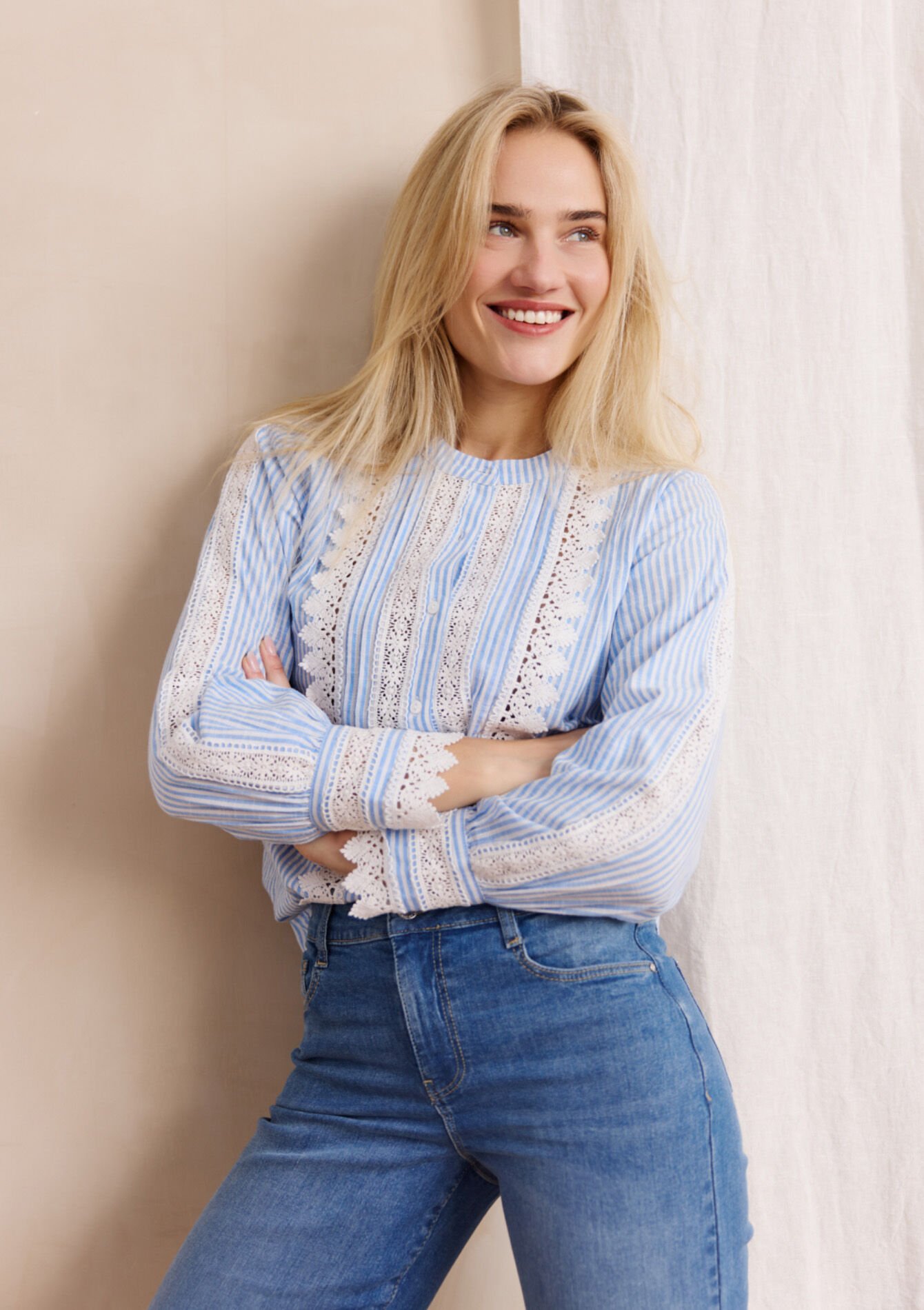 Fijn kant en streepjes blouse, , back