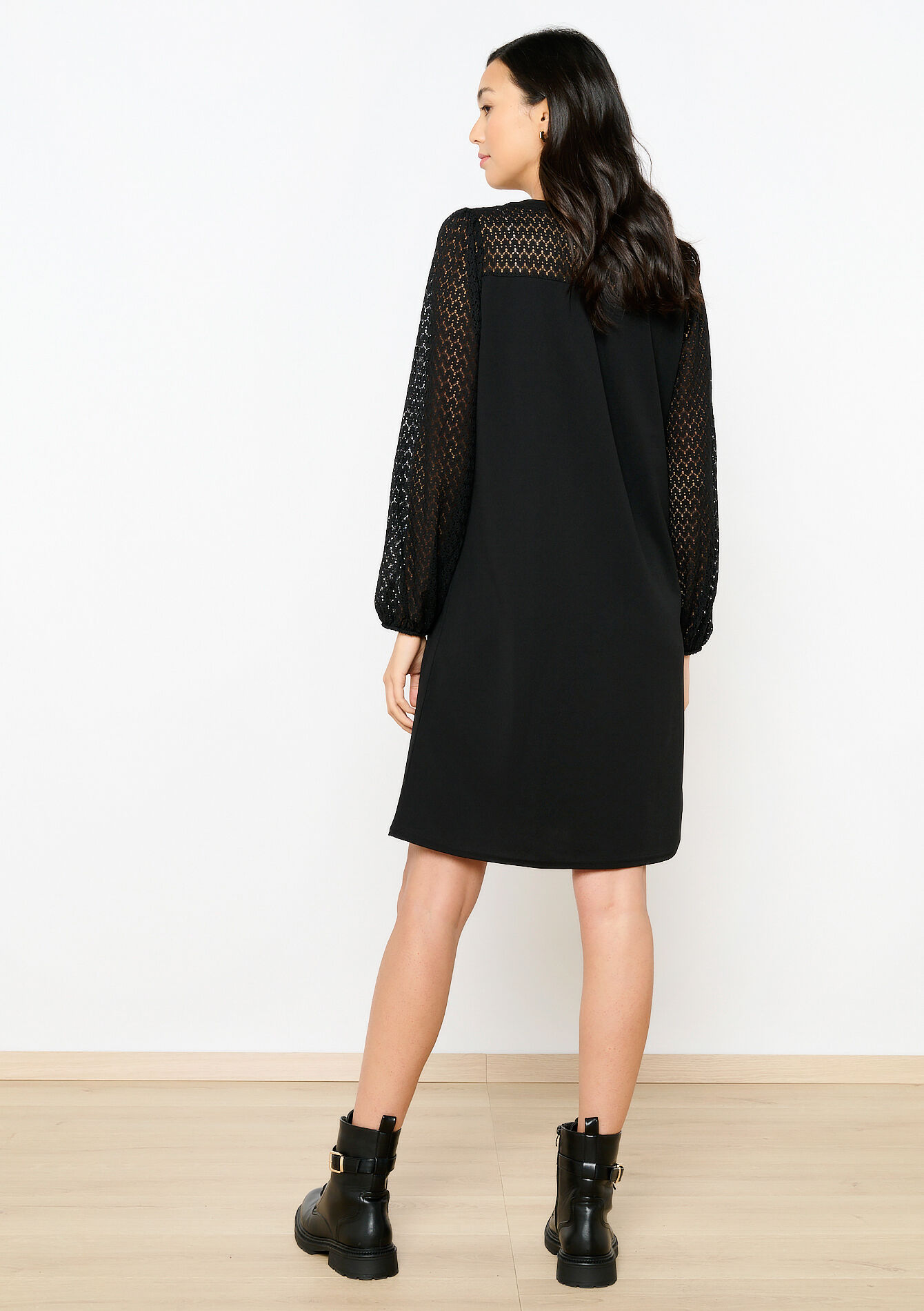 Robe droite avec manches en dentelle, Robe droite avec manches en dentelle - BLACK - 08103448