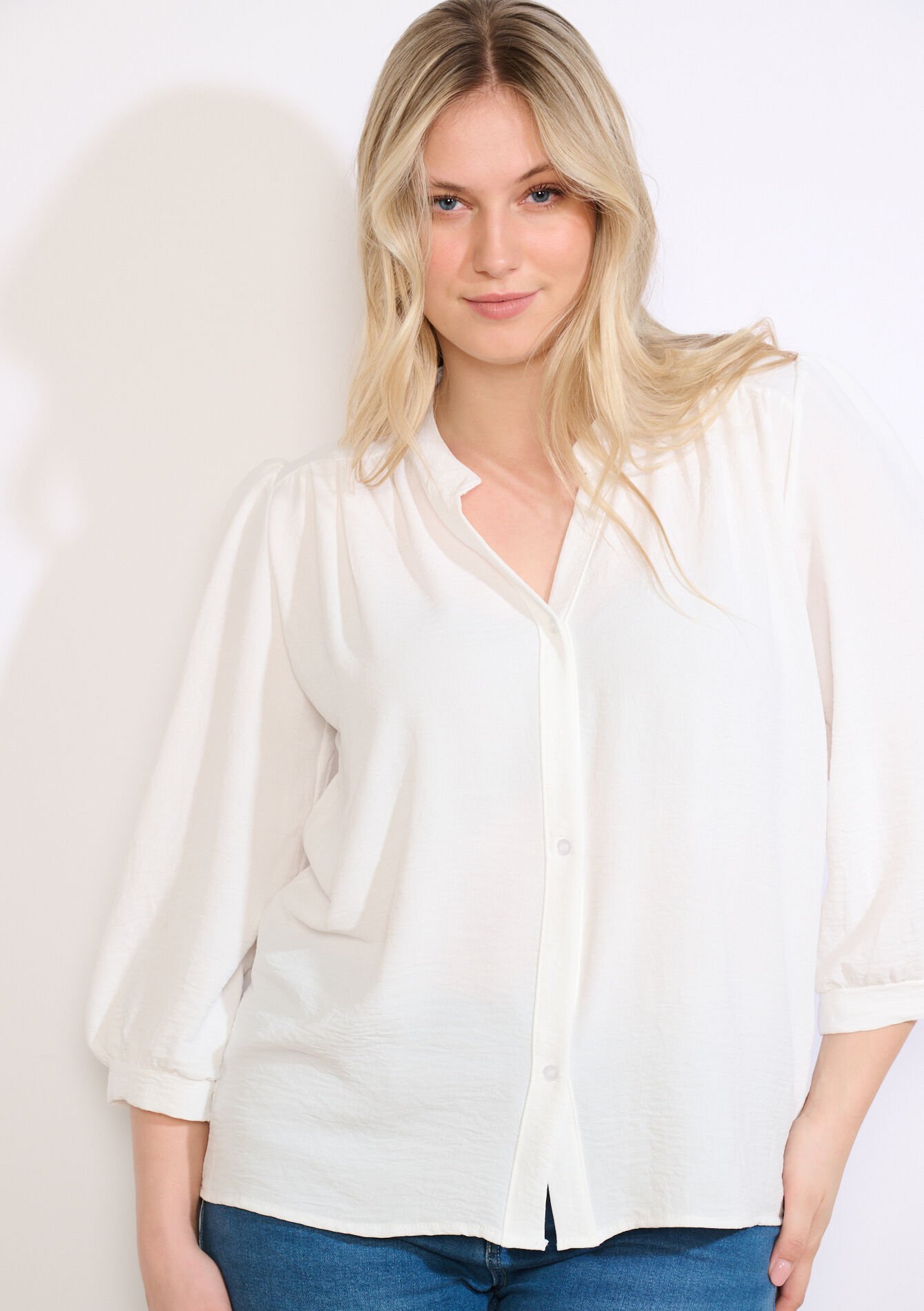 Vloeiende blouse met V-hals, Vloeiende blouse met V-hals - OPTICAL WHITE - 05703042_1019