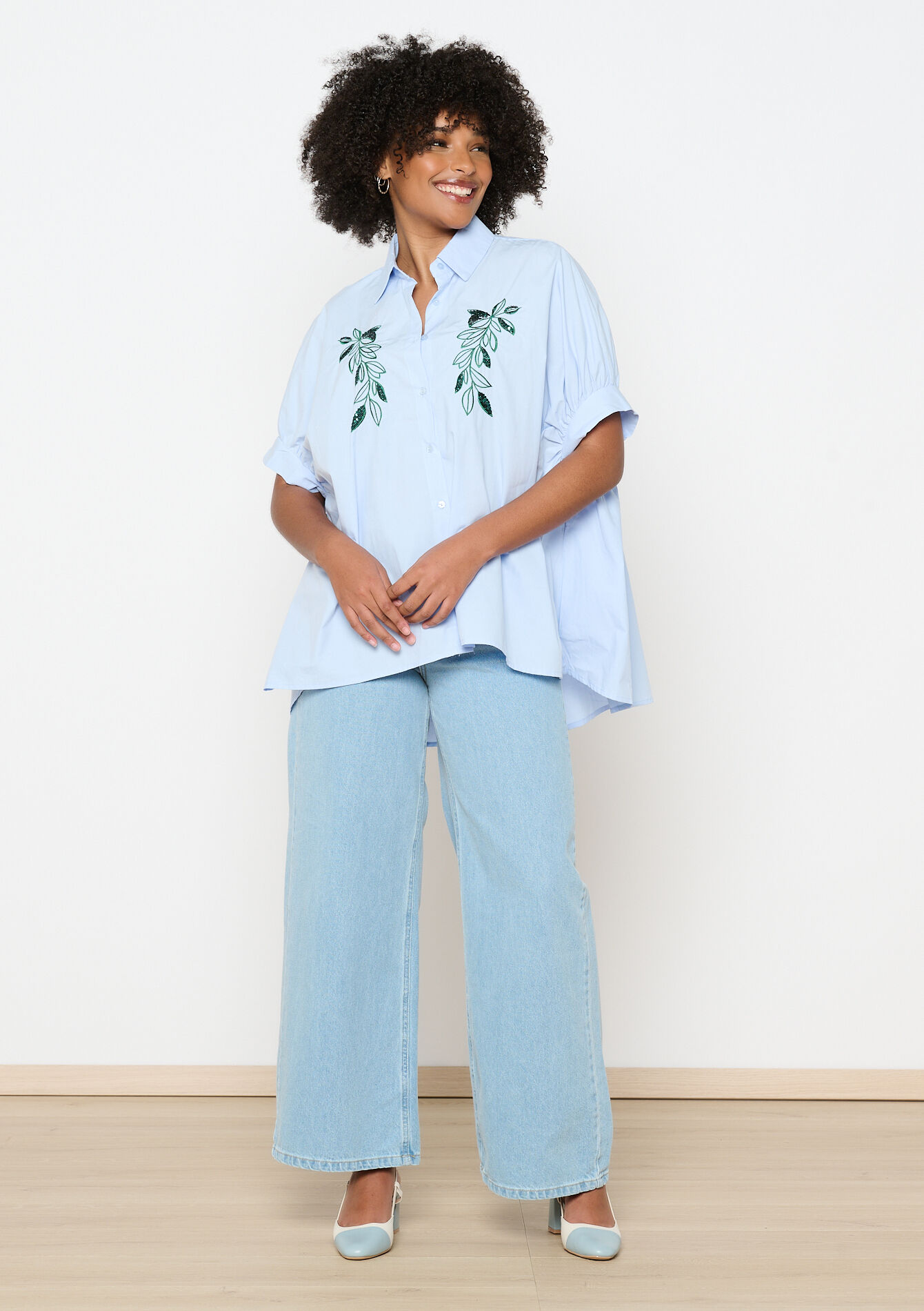 Oversized hemd met borduursel - BLUE PASTEL - 05702725_3003
