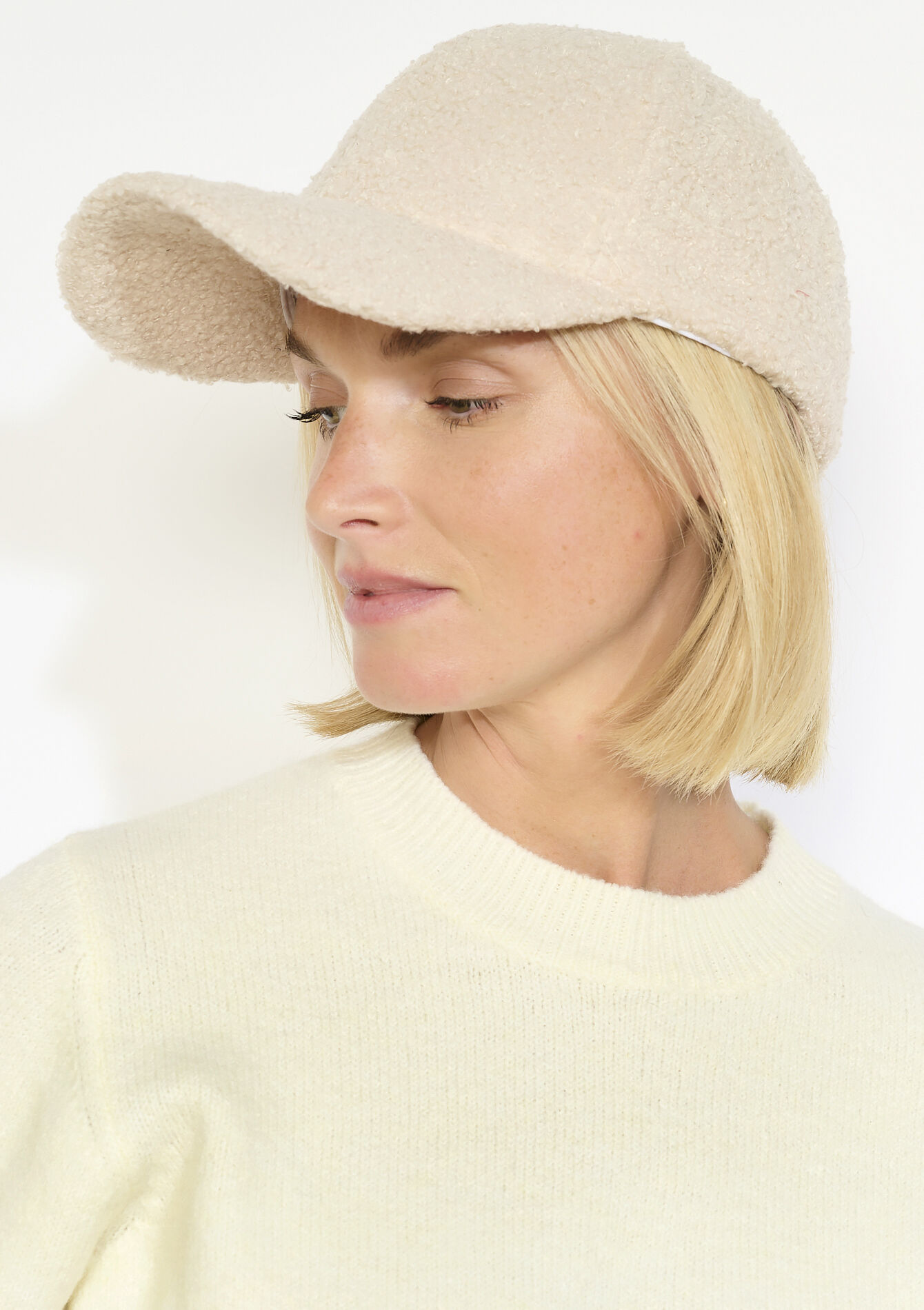 Cosy sherpa-effect cap, Cosy sherpa-effect cap - VANILLA WHITE - 17002175_1013