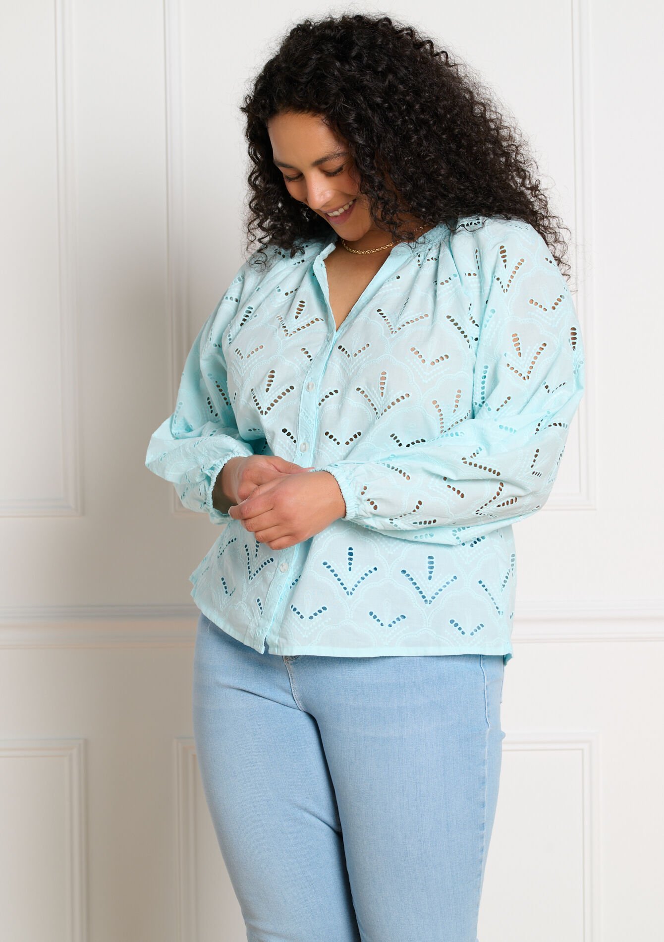 Luchtige blouse met ajourdetails - BLUE PASTEL - 05702959_3003