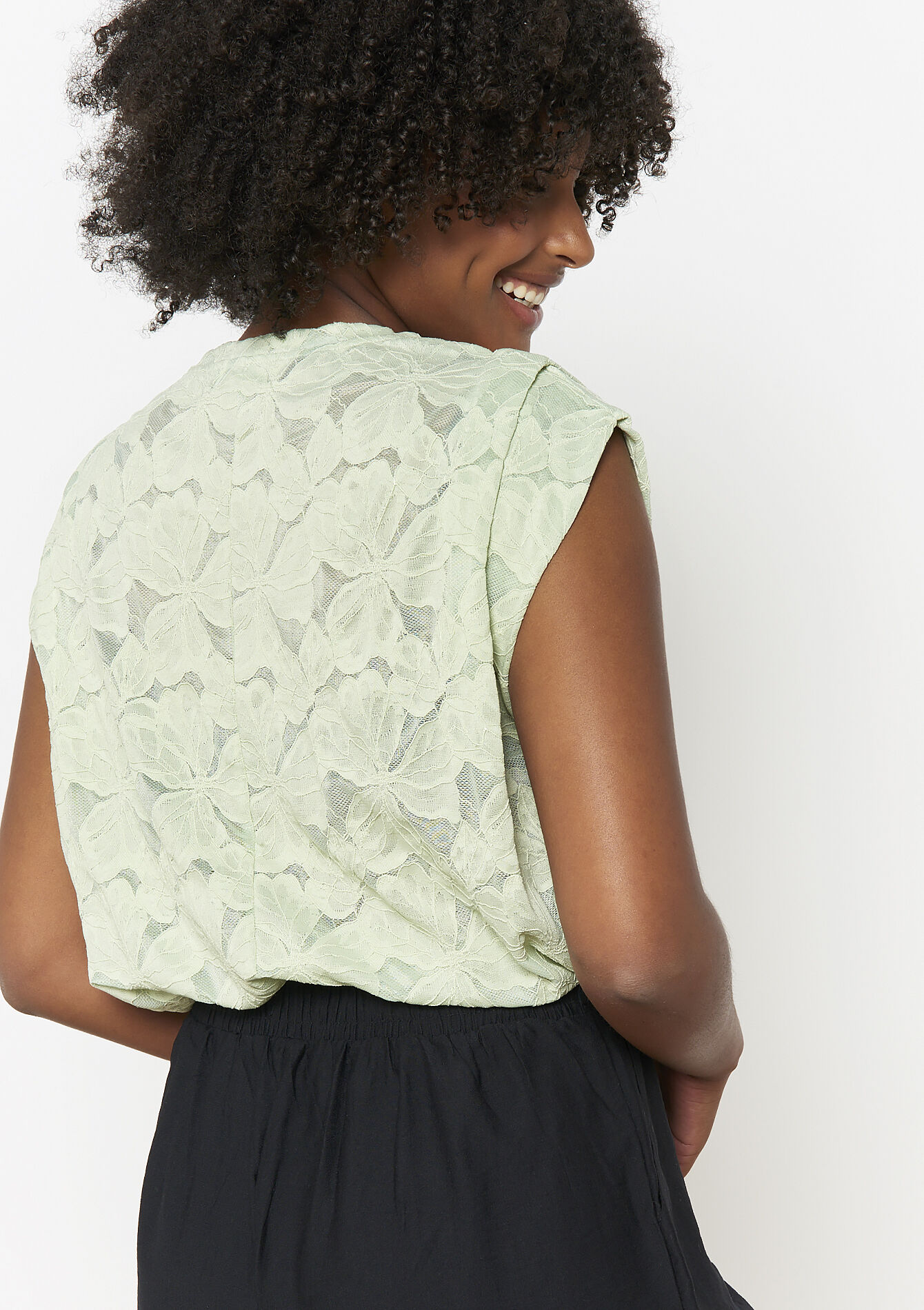 Kanten top met opengewerkte bloemen - ALMOND GREEN - 02200489