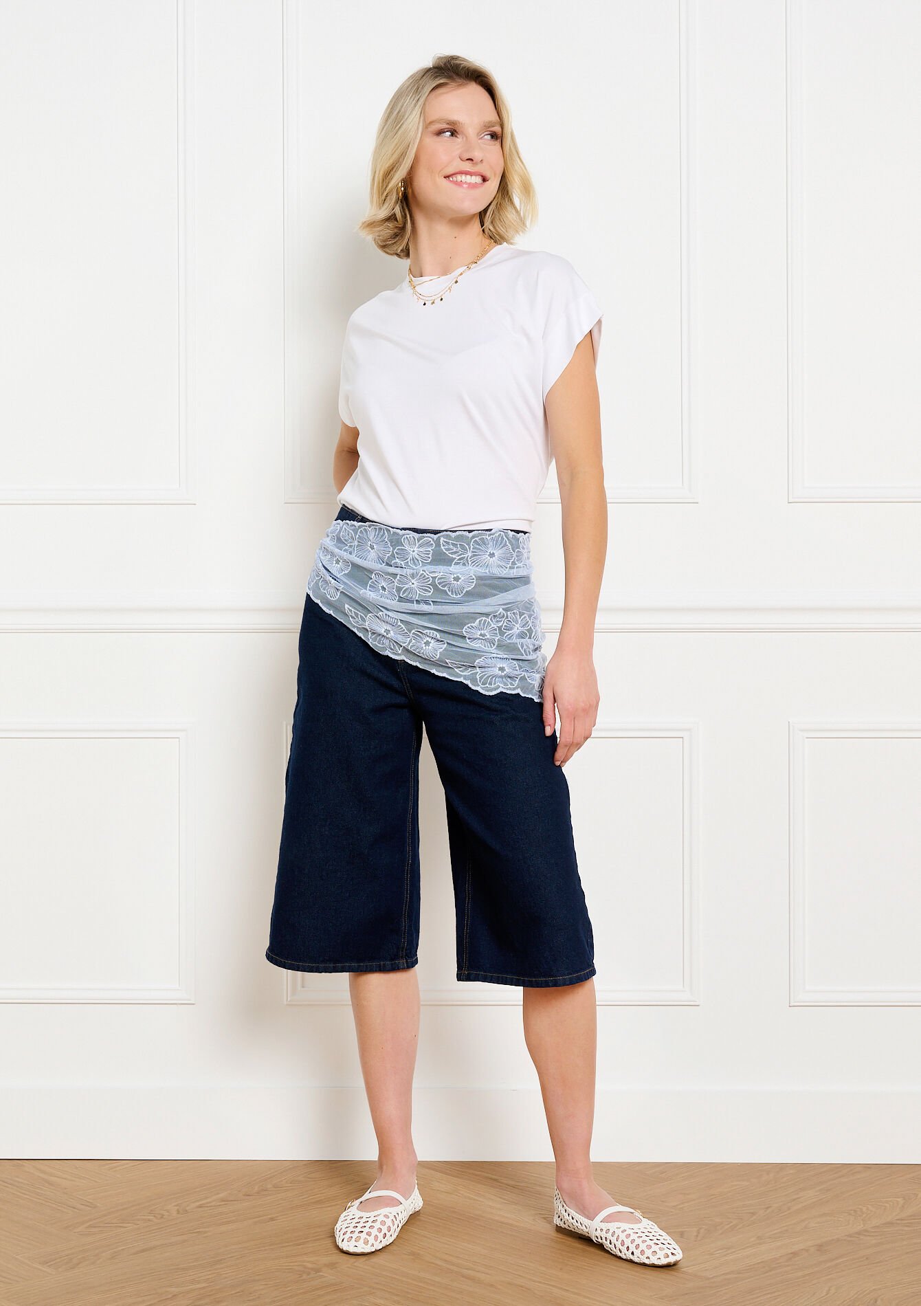 Driehoekige sjaal met bloemenkant, Driehoekige sjaal met bloemenkant, , hi-res