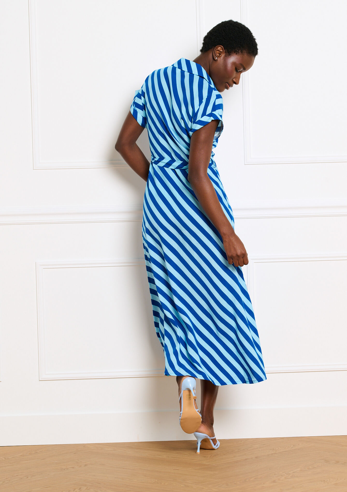 Vloeiende midi hemdjurk - BLUE ELECTRICAL - 08104484_2805