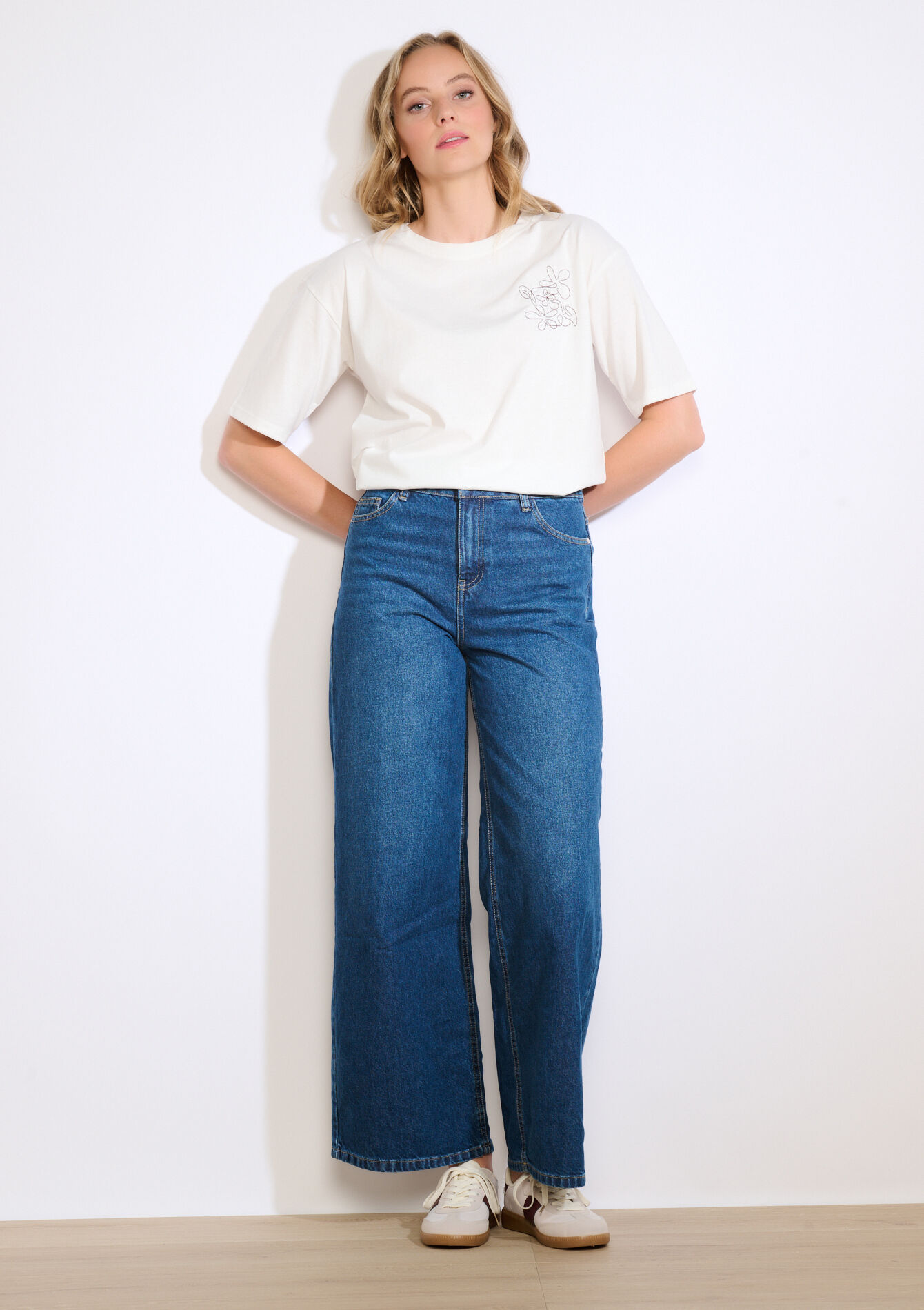 T-shirt à détail brodé, T-shirt à détail brodé - OFFWHITE - 02301882_1001