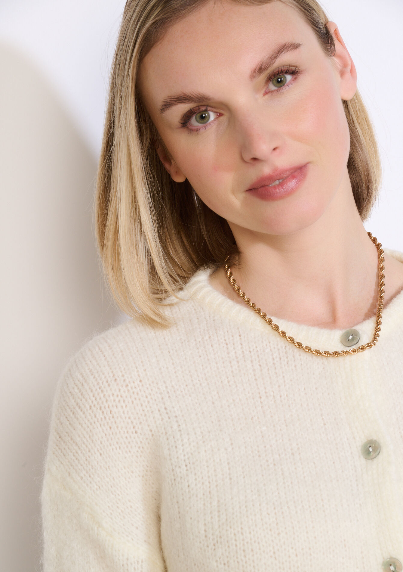 Minimalistisch vest met knopen - VANILLA WHITE - 04101446_1013