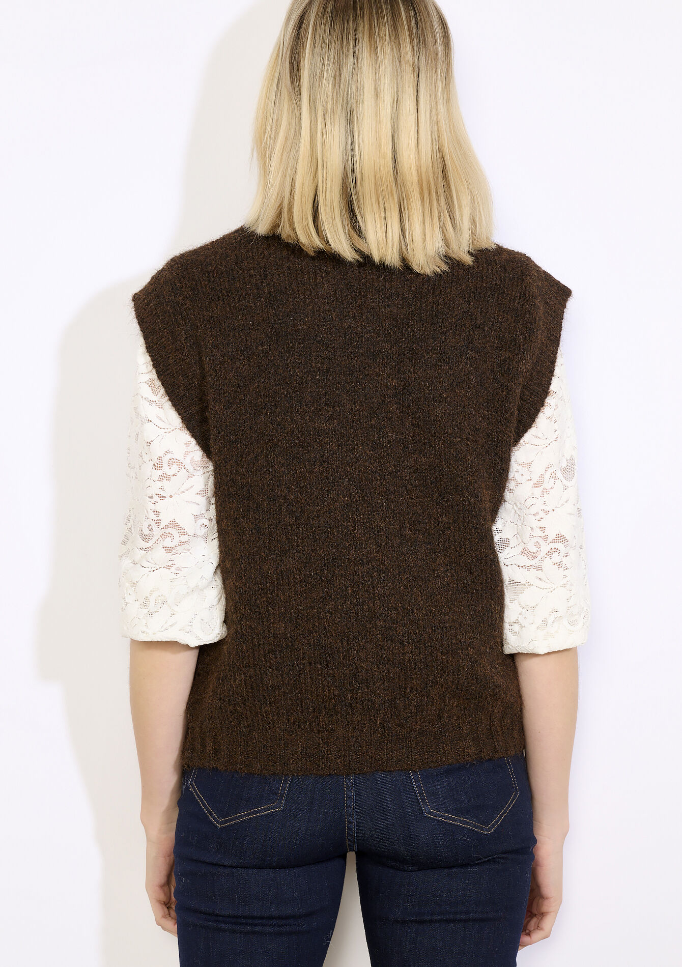 Zachte mouwloze trui - BROWN DARK CHOCOLATE - 04007042_3720