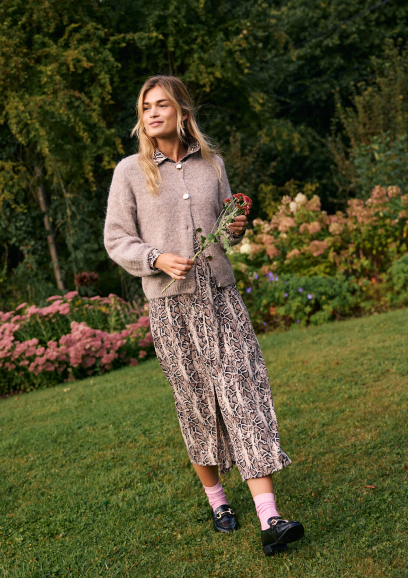 Flowing printed midi dress - LT BEIGE - 08104393_2527