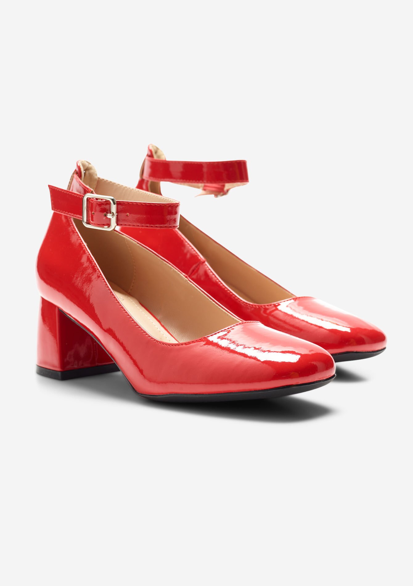 Glanzende pump met riem, , hi-res