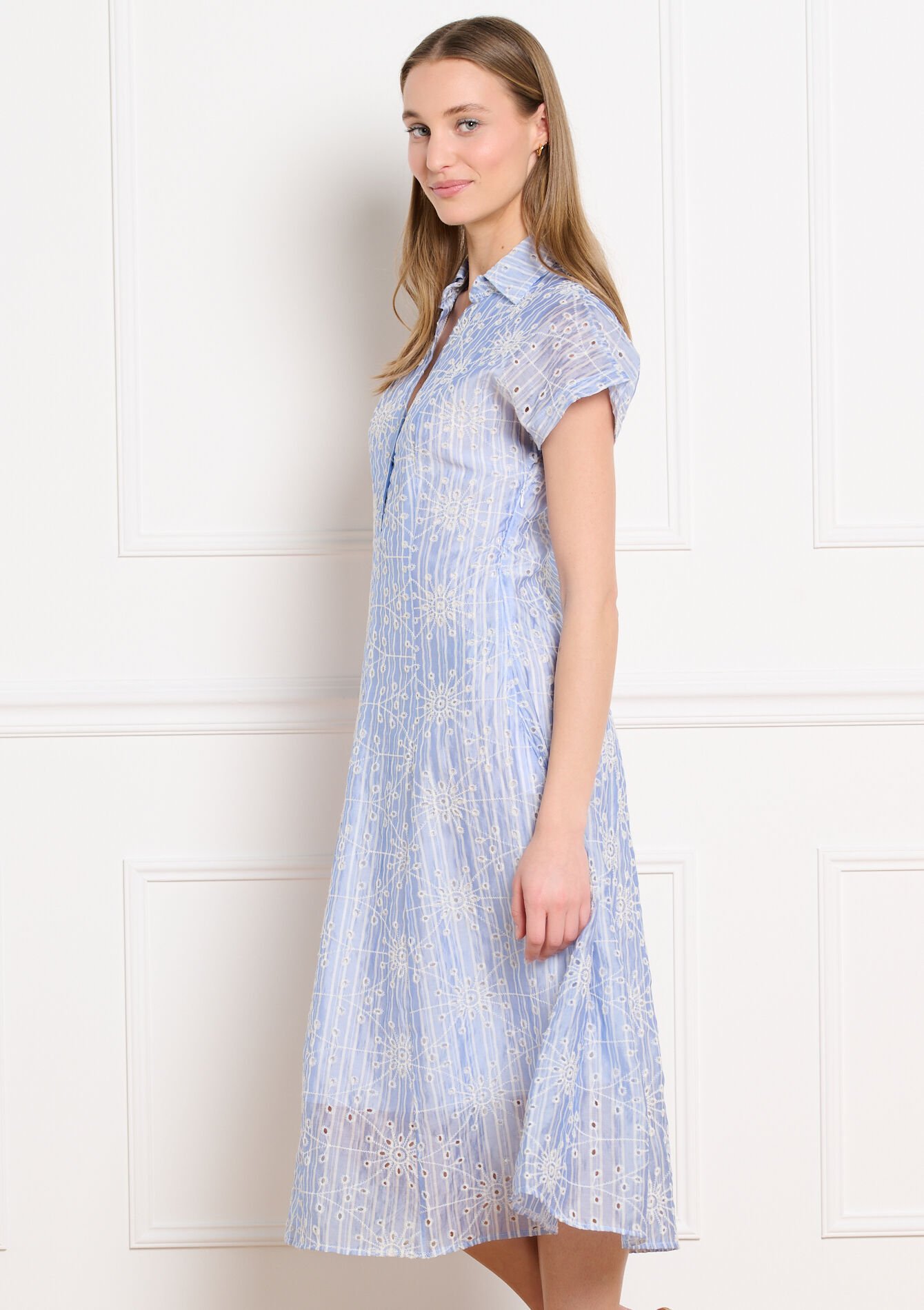 Midi jurk met borduursel - BLUE PASTEL - 08104480_3003