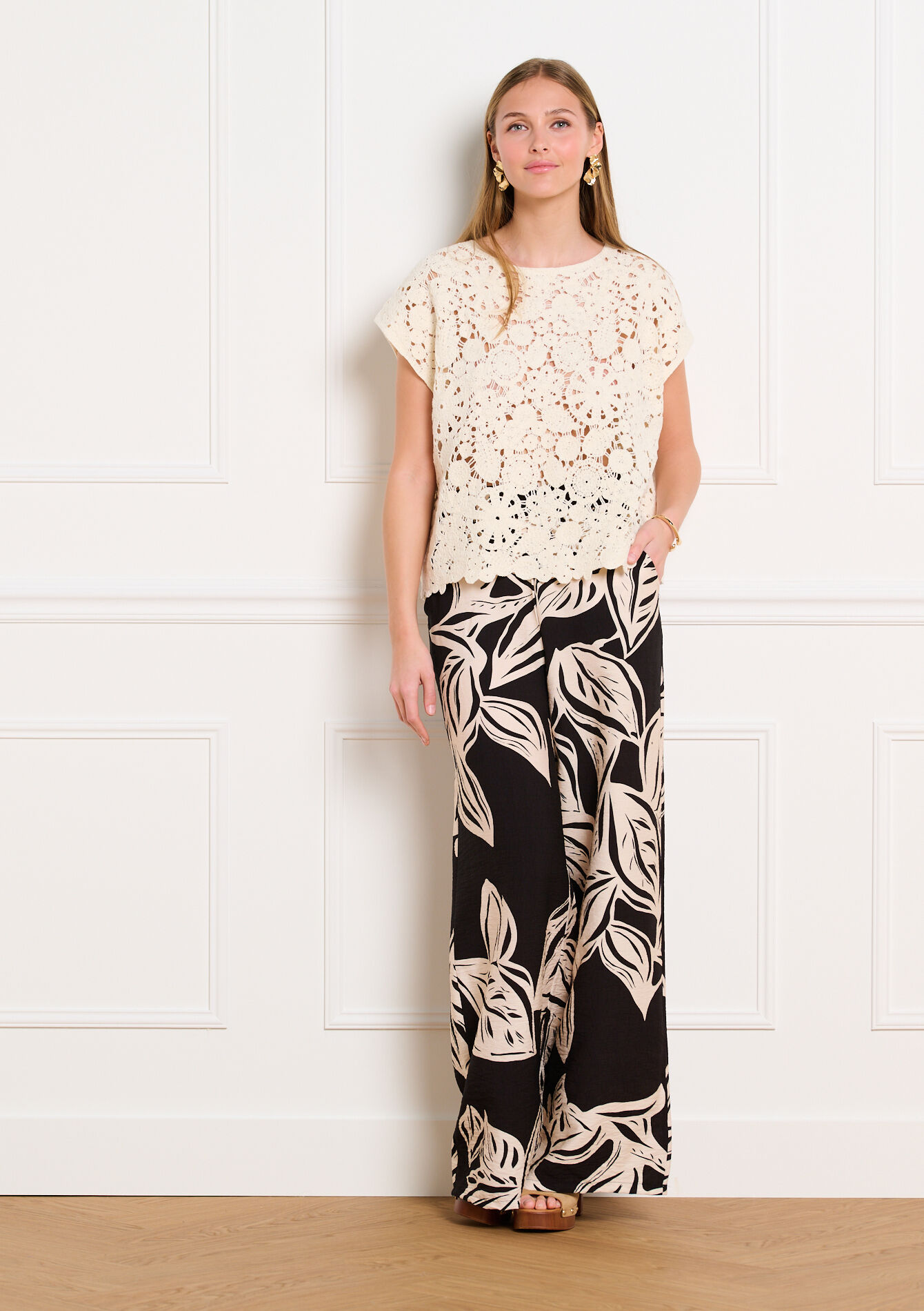 Wijde vloeiende broek met print - BLACK - 06601151_1119