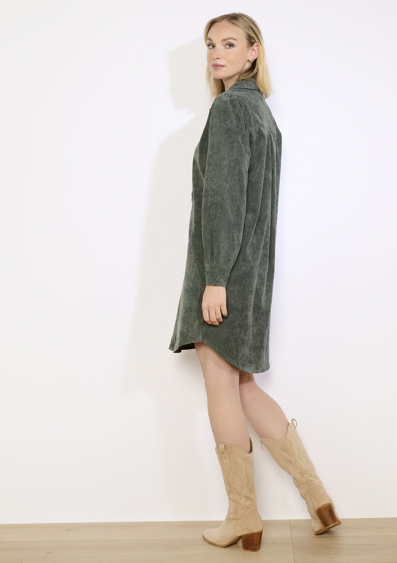 Ribfluwelen overhemdjurk - KHAKI MED - 08104418_4327