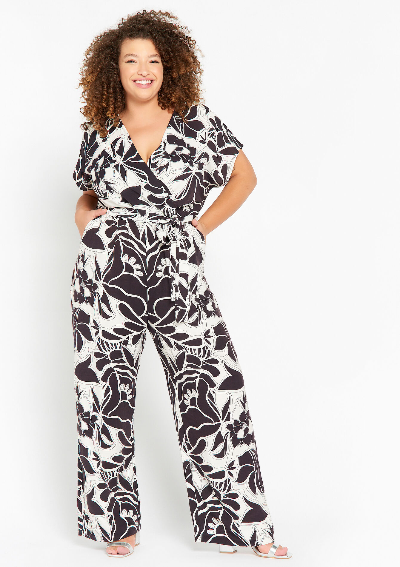 Jumpsuit with floral print - BLACK - 06004442_1119