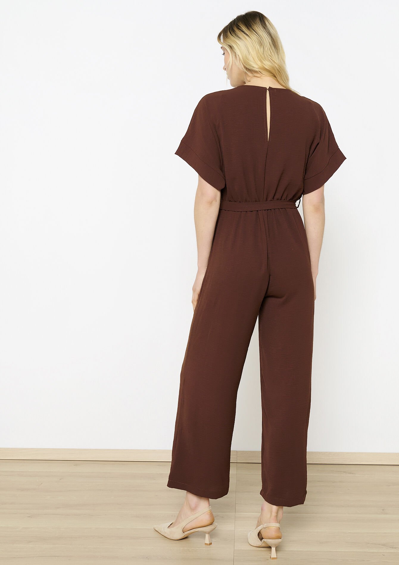 Vloeiende jumpsuit met ceintuur, Vloeiende jumpsuit met ceintuur - BROWN DARK CHOCOLATE - 06004640_3720