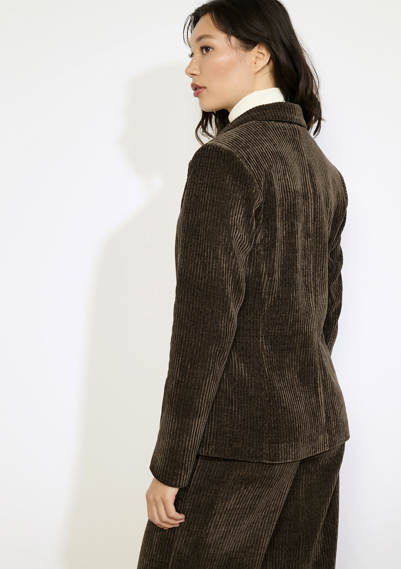 Ribfluwelen blazer - BROWN DARK CHOCOLATE - 09101115_3720