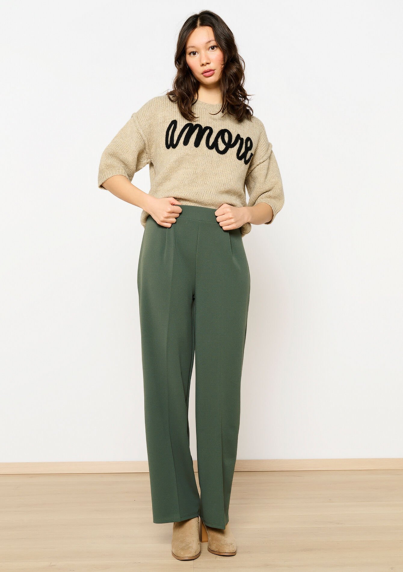 Losse broek met bandplooi - KHAKI MED - 06600945_4327