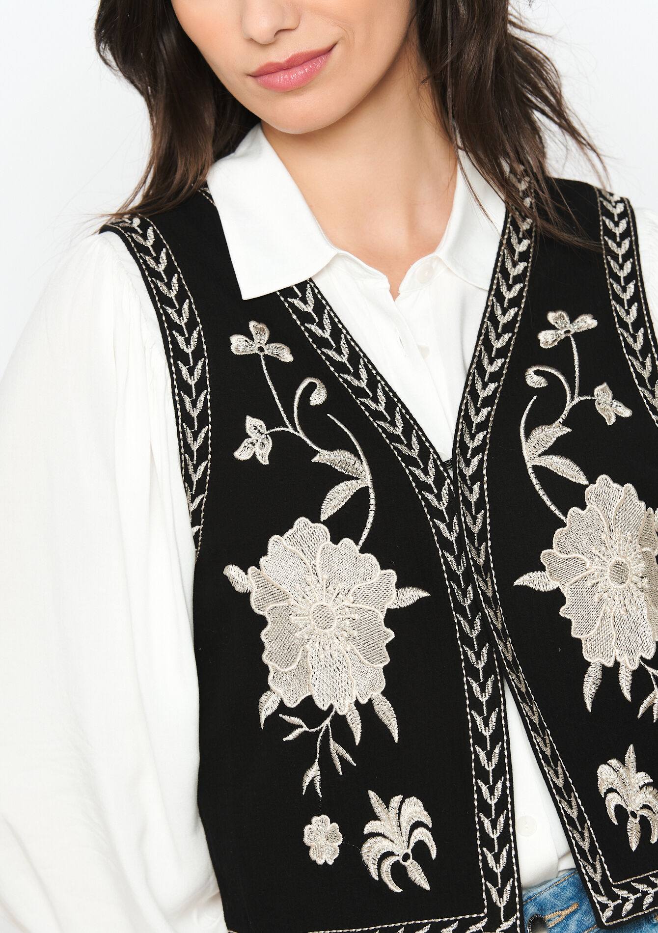 Mouwloos geborduurd jasje, Mouwloos geborduurd jasje - BLACK - 09100910_1119